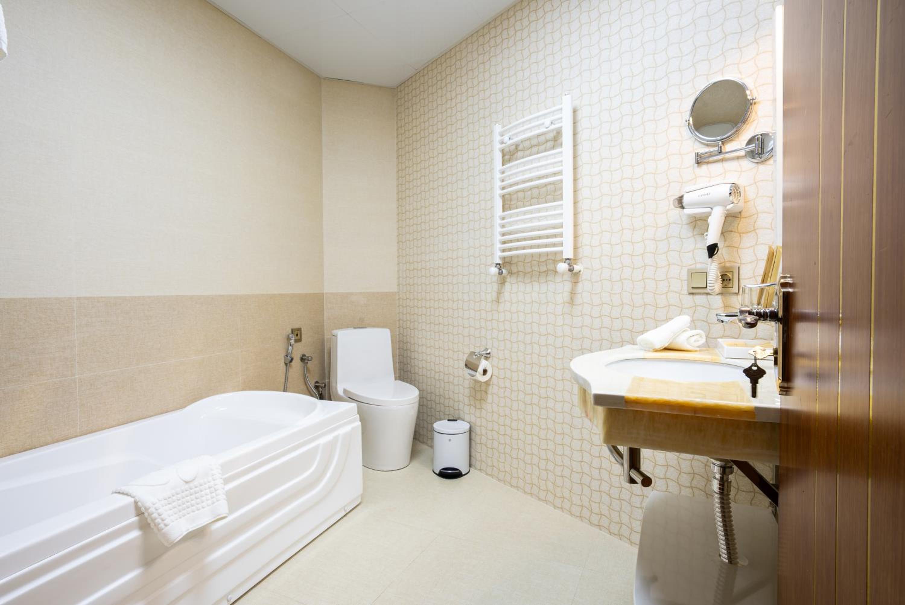 Two-Bedroom Suite - Photo 2