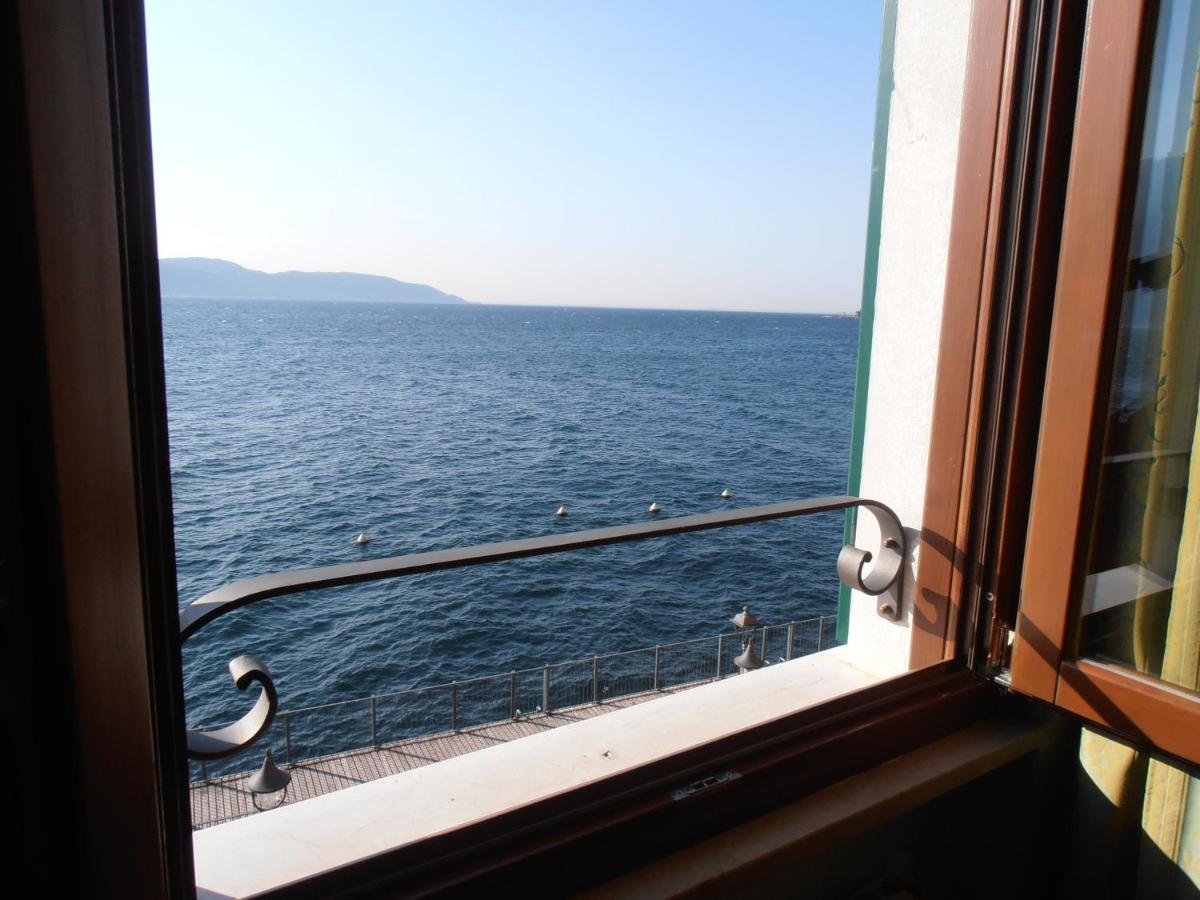 Triple Room with Lake View photo 1