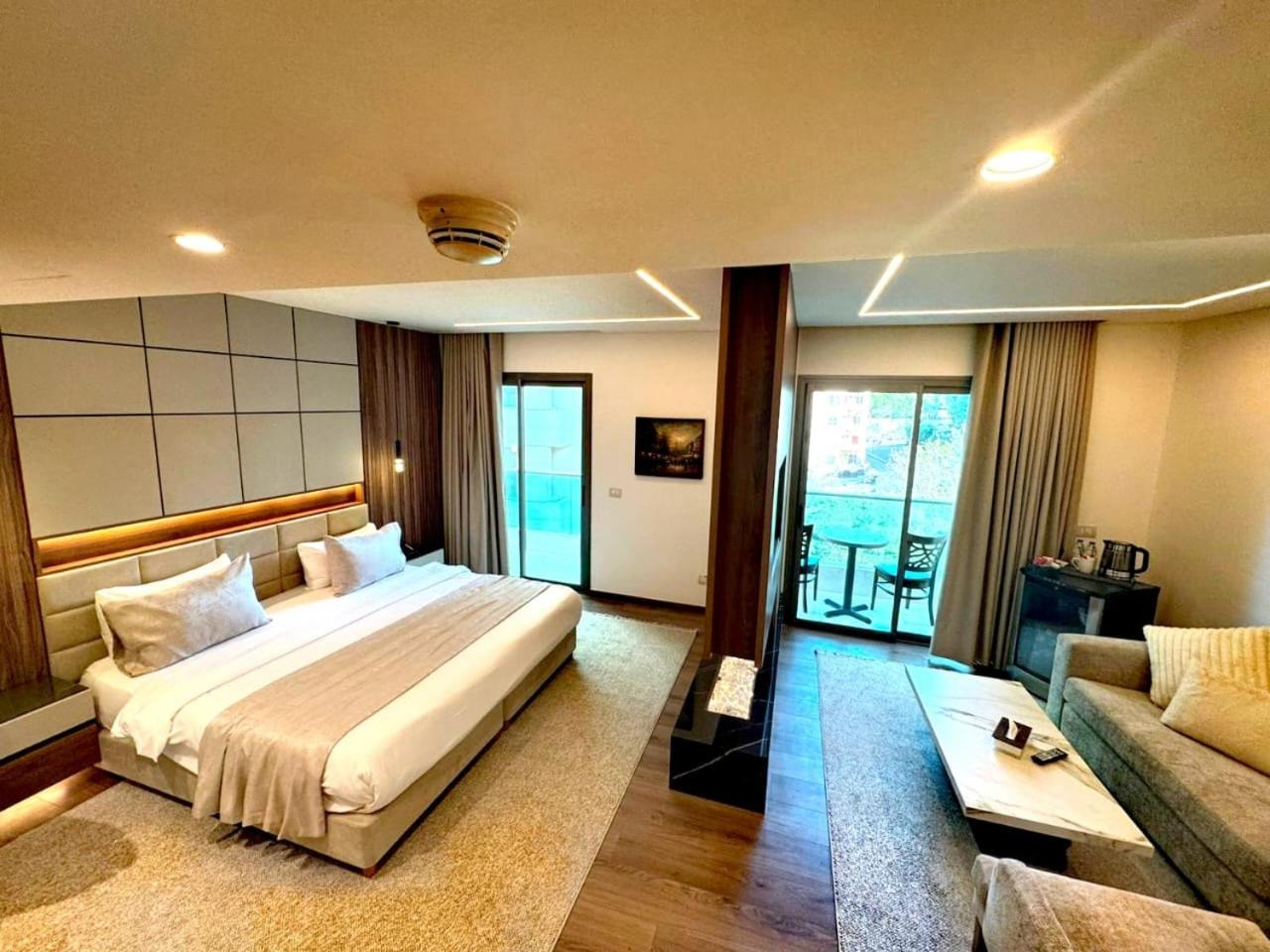 Premium Double or Twin Room photo 2