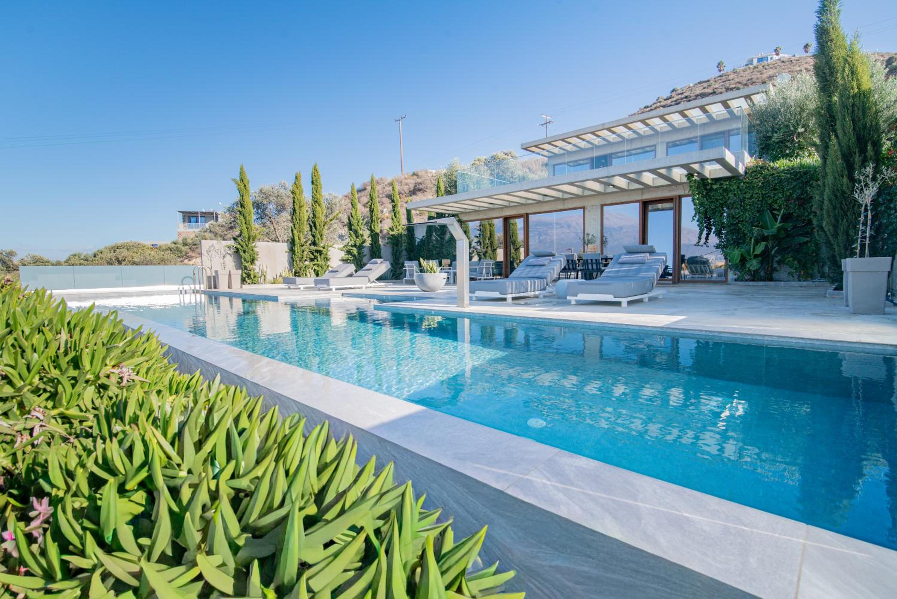Three-Bedroom Villa photo 1