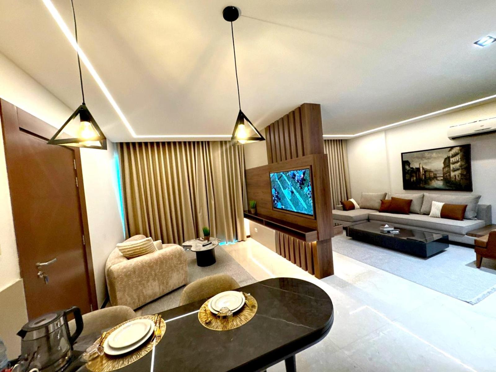 Superior King Suite