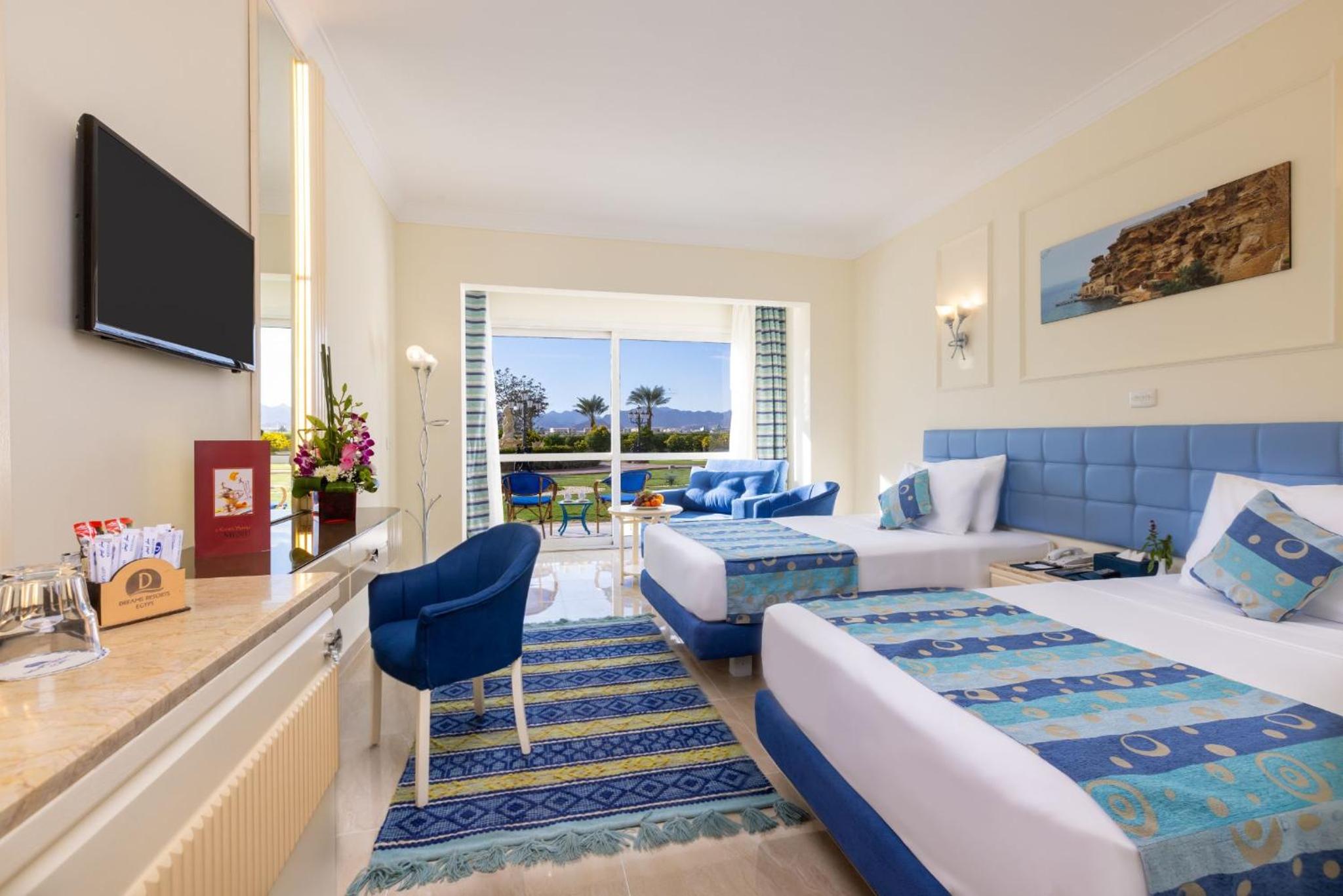 Elegant Mountain View Room