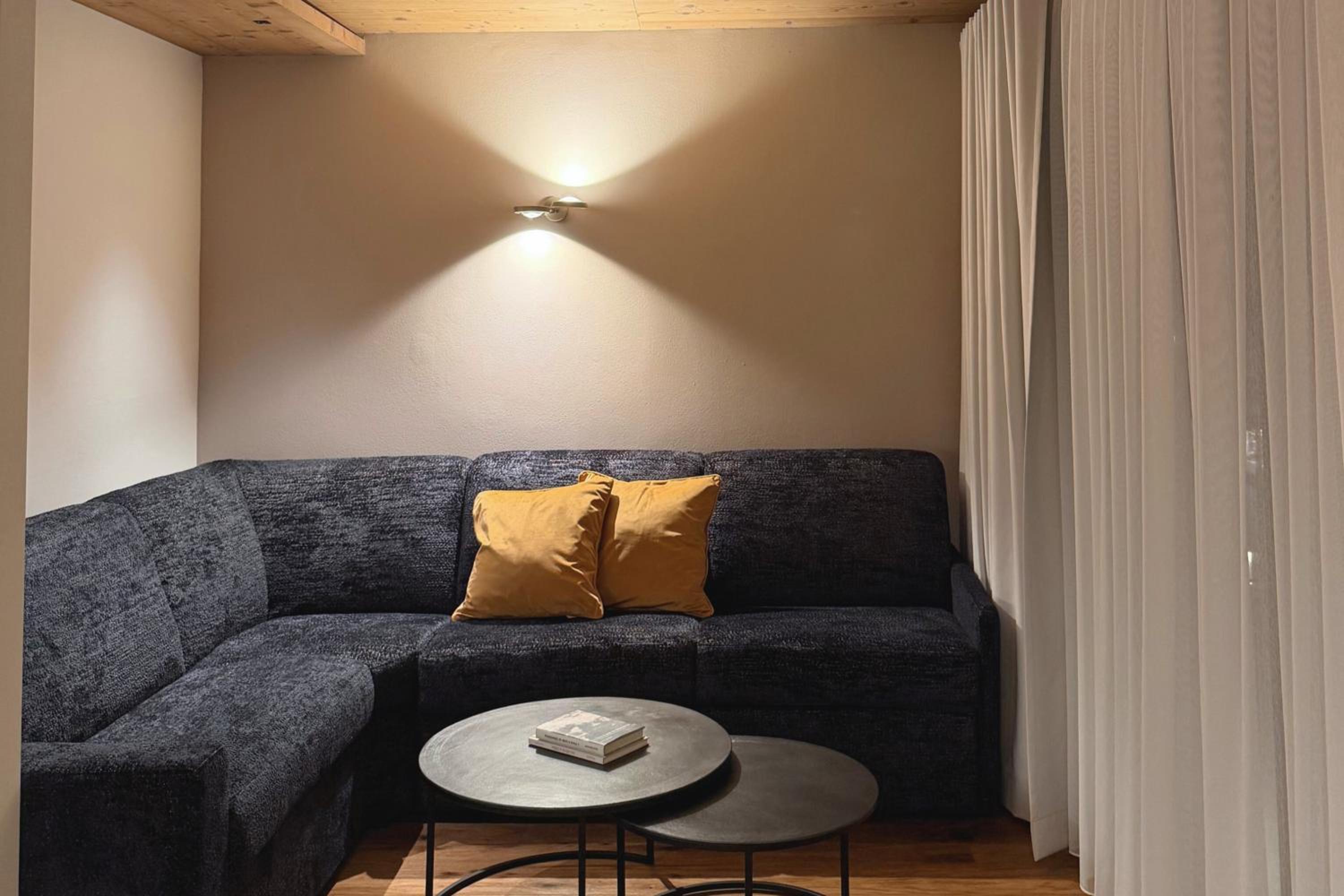 Deluxe King Suite photo 2