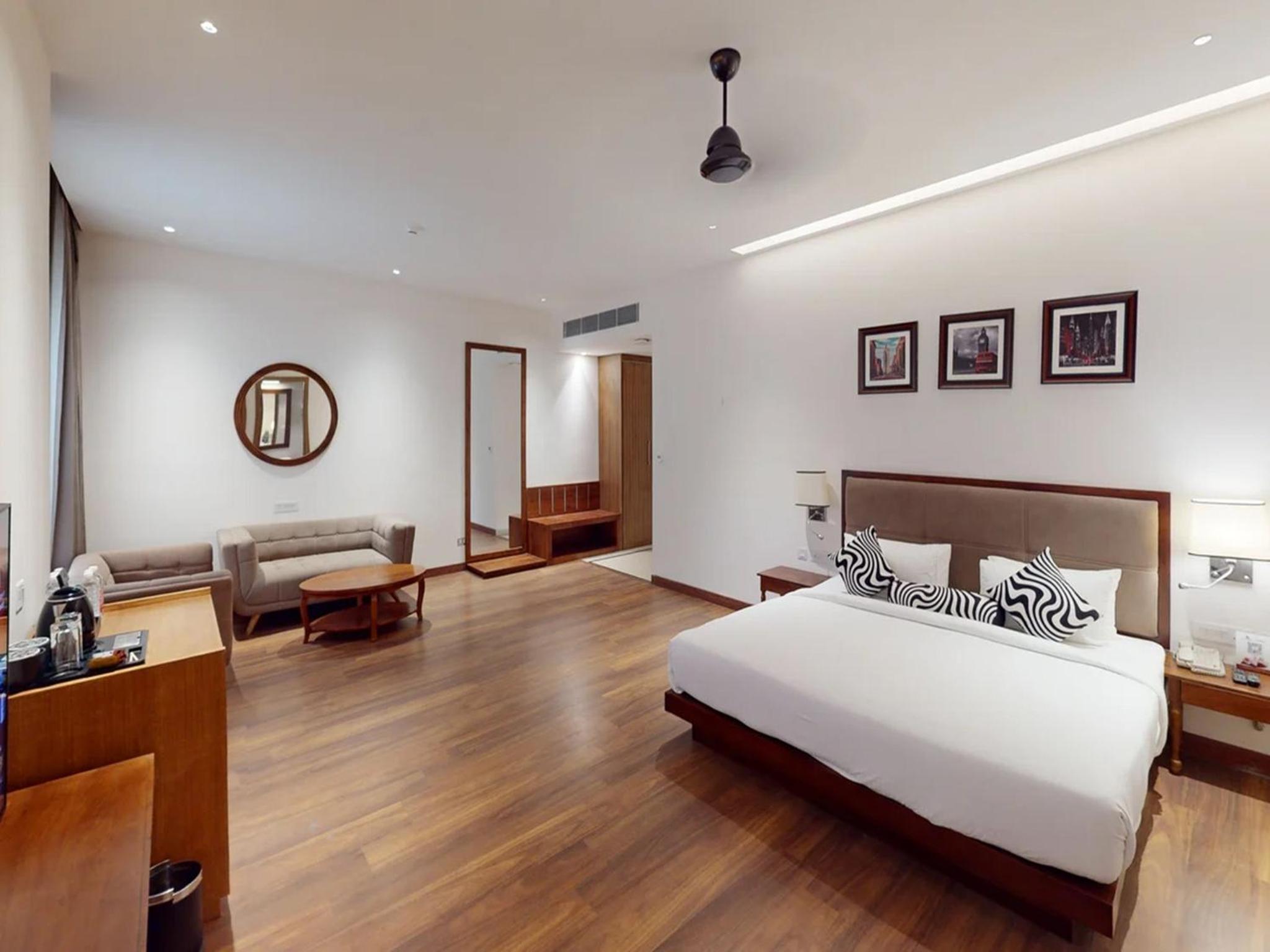Suite with Balcony photo 3
