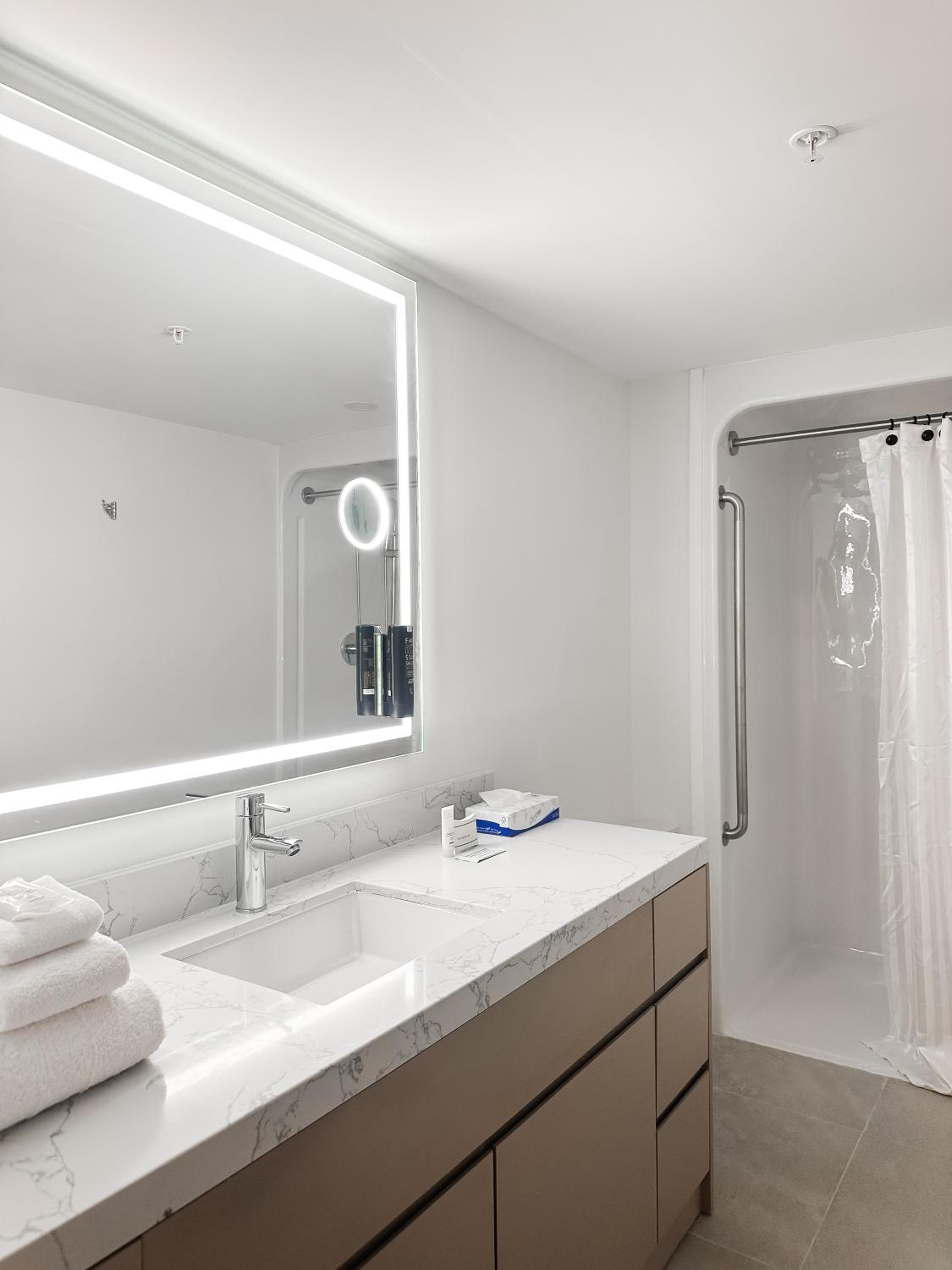 One bedroom Efficiency Suite, Queen Bed - Photo 5