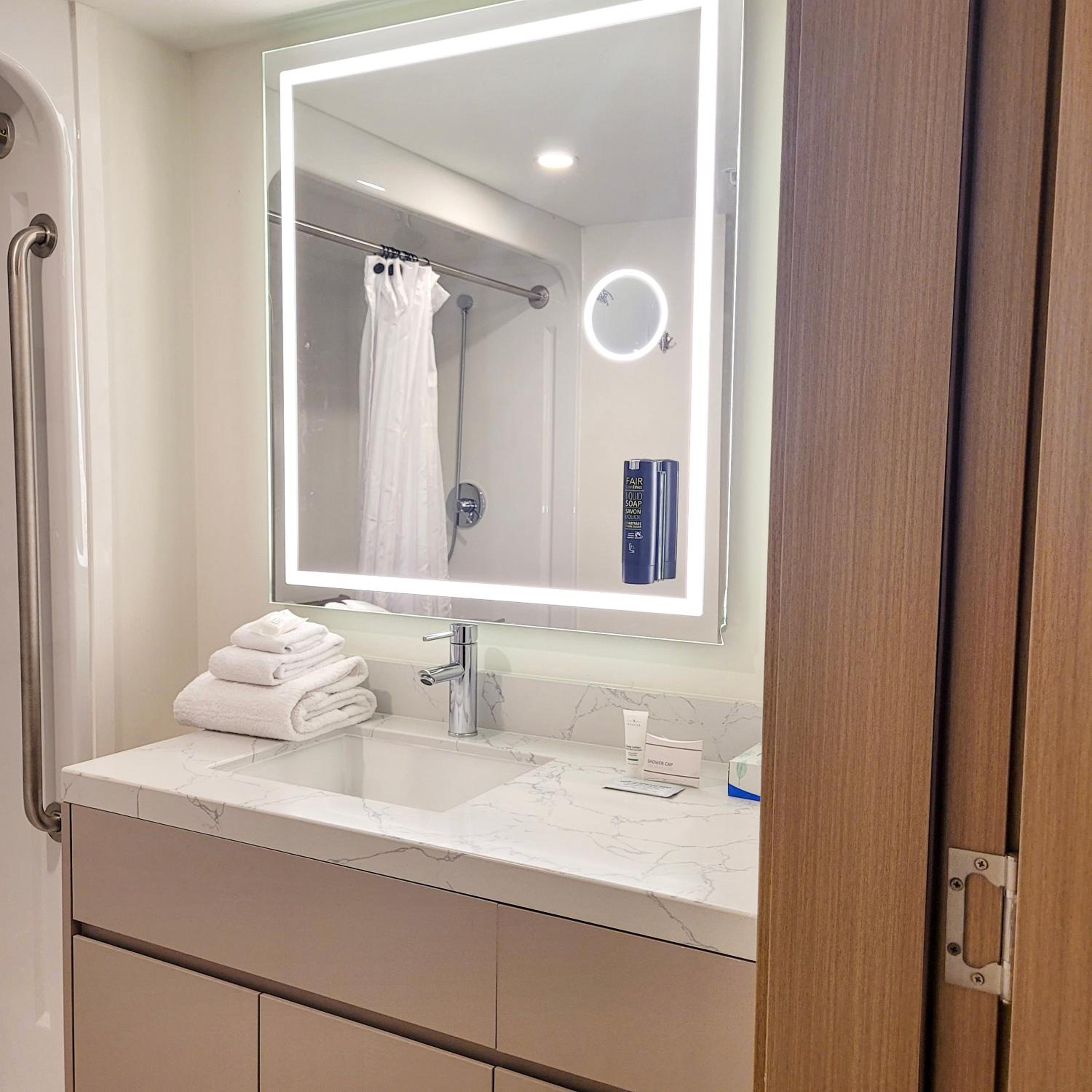 One bedroom Efficiency Suite, Queen Bed - Photo 8