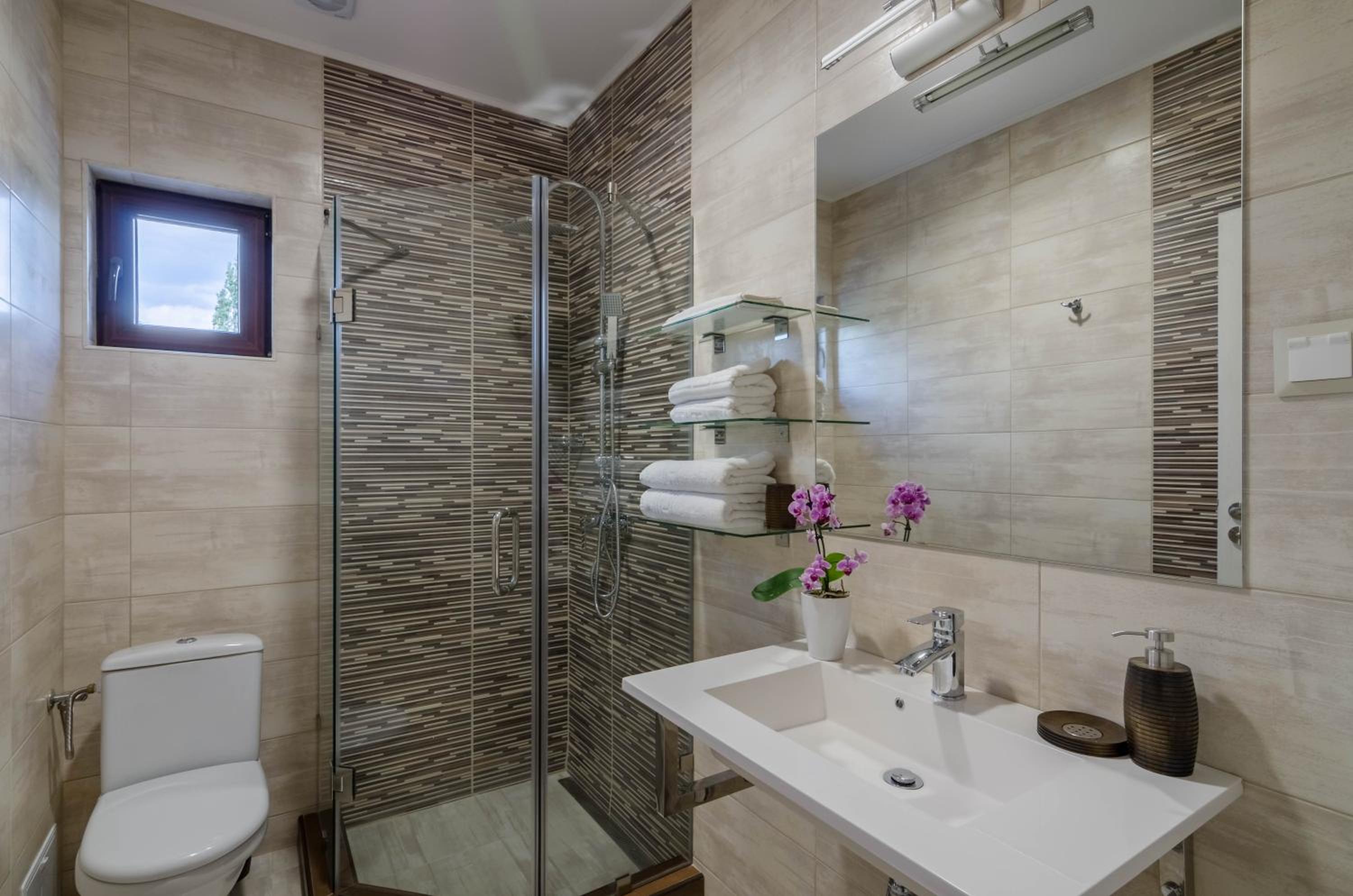 Double or Twin Room - Photo 5