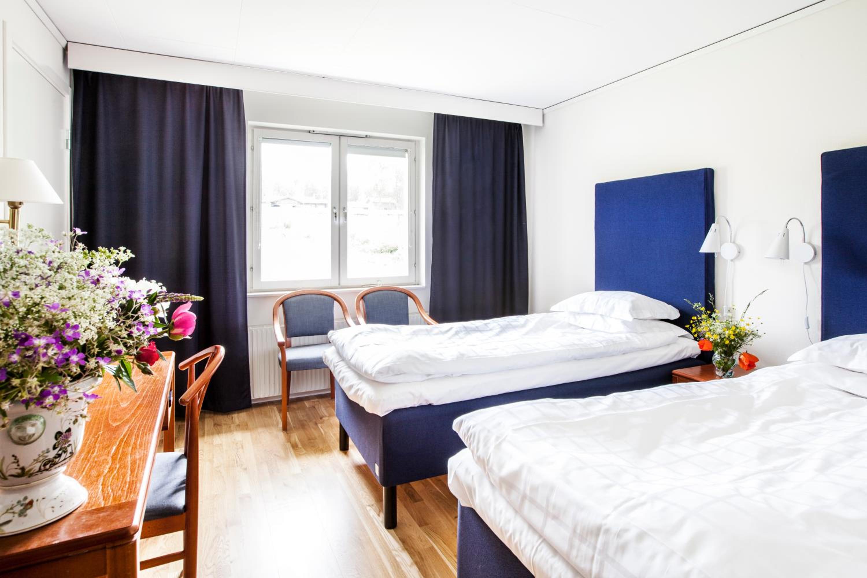 Standard Twin Room - Photo 6