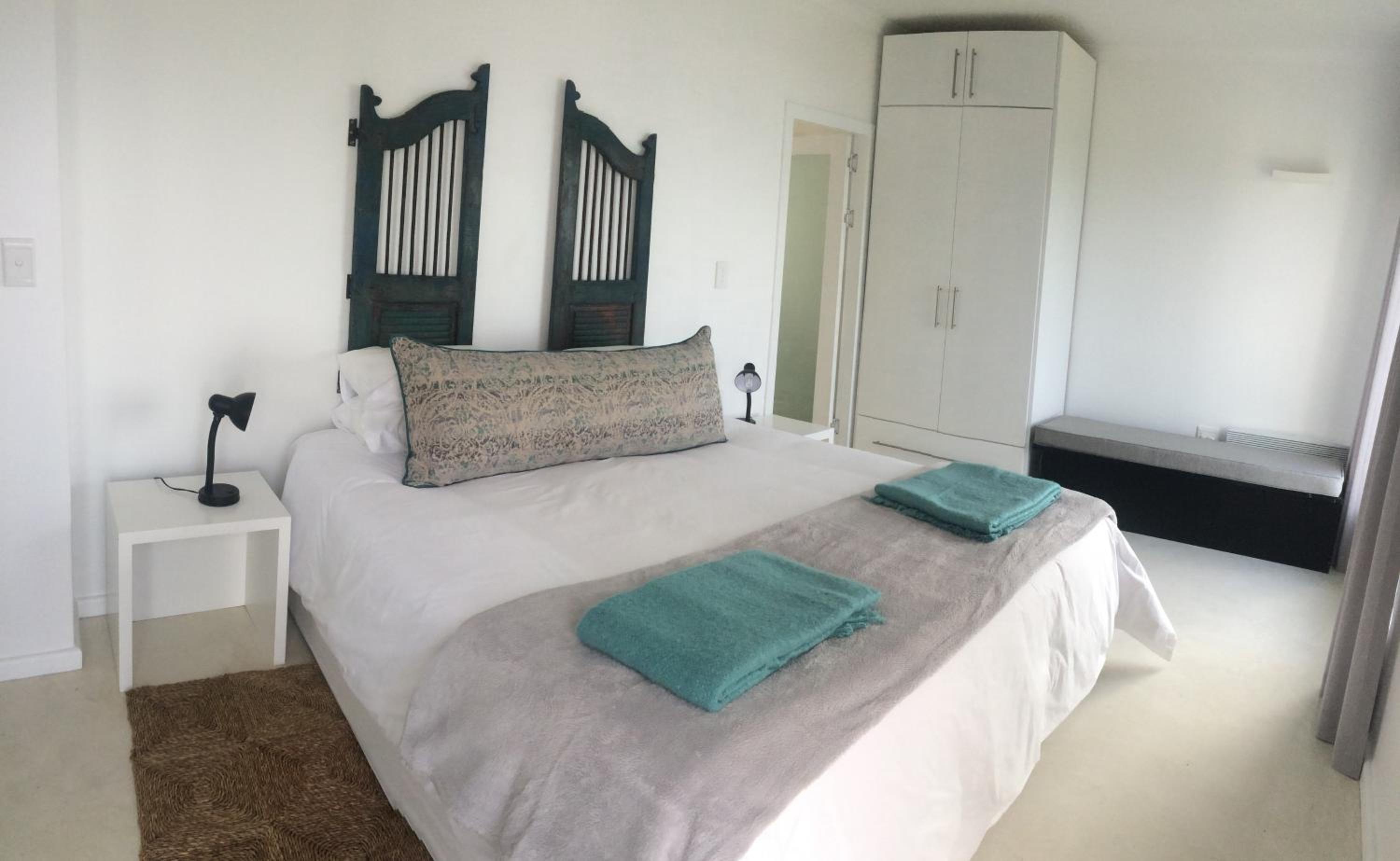 Deluxe Double Room with Sea View - Violet Whale