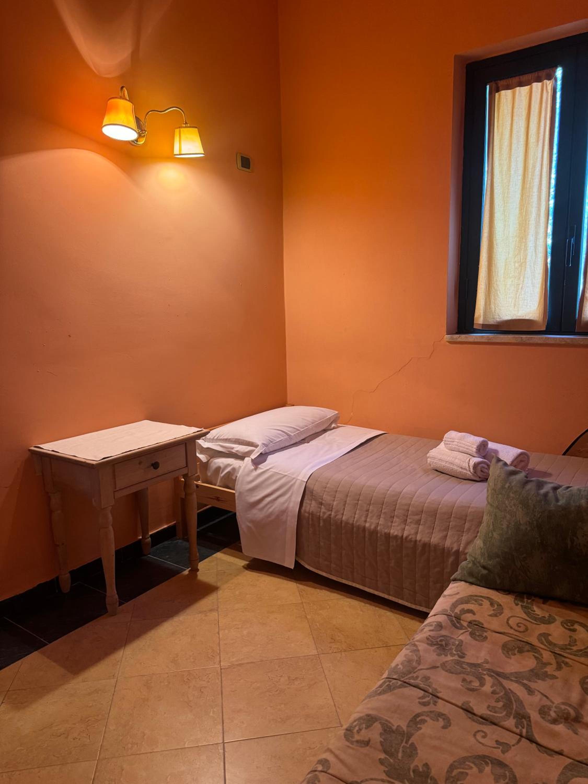 Economy Triple Room
