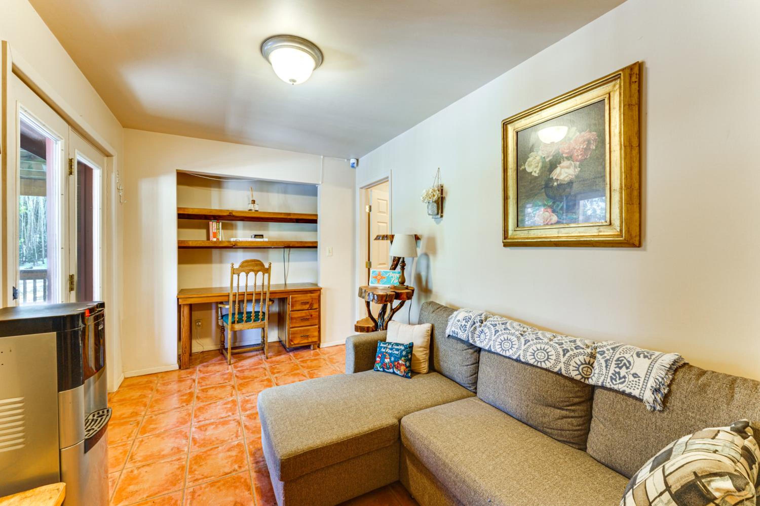 Apartment photo 2