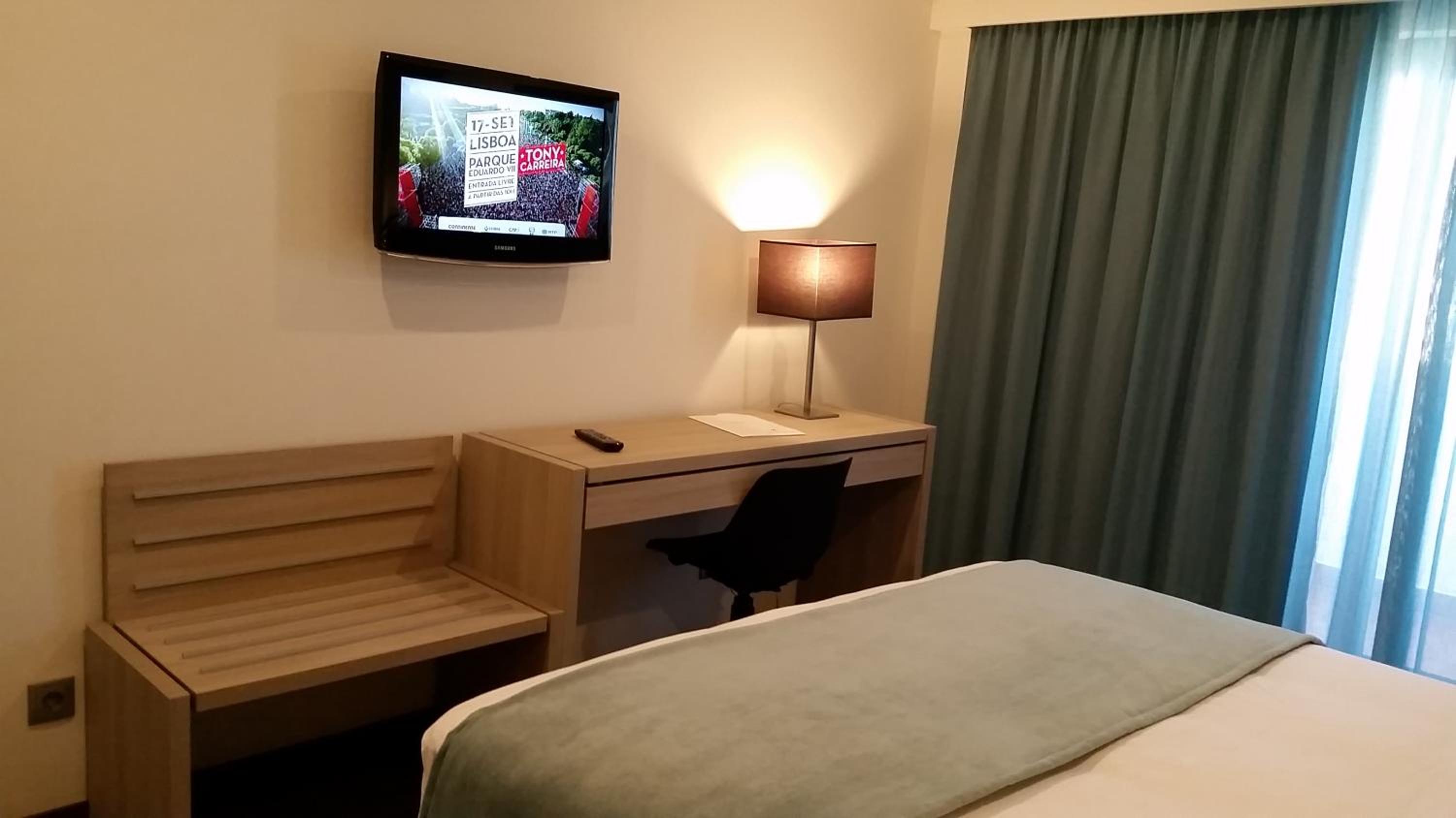 Executive Twin Room - Photo 2