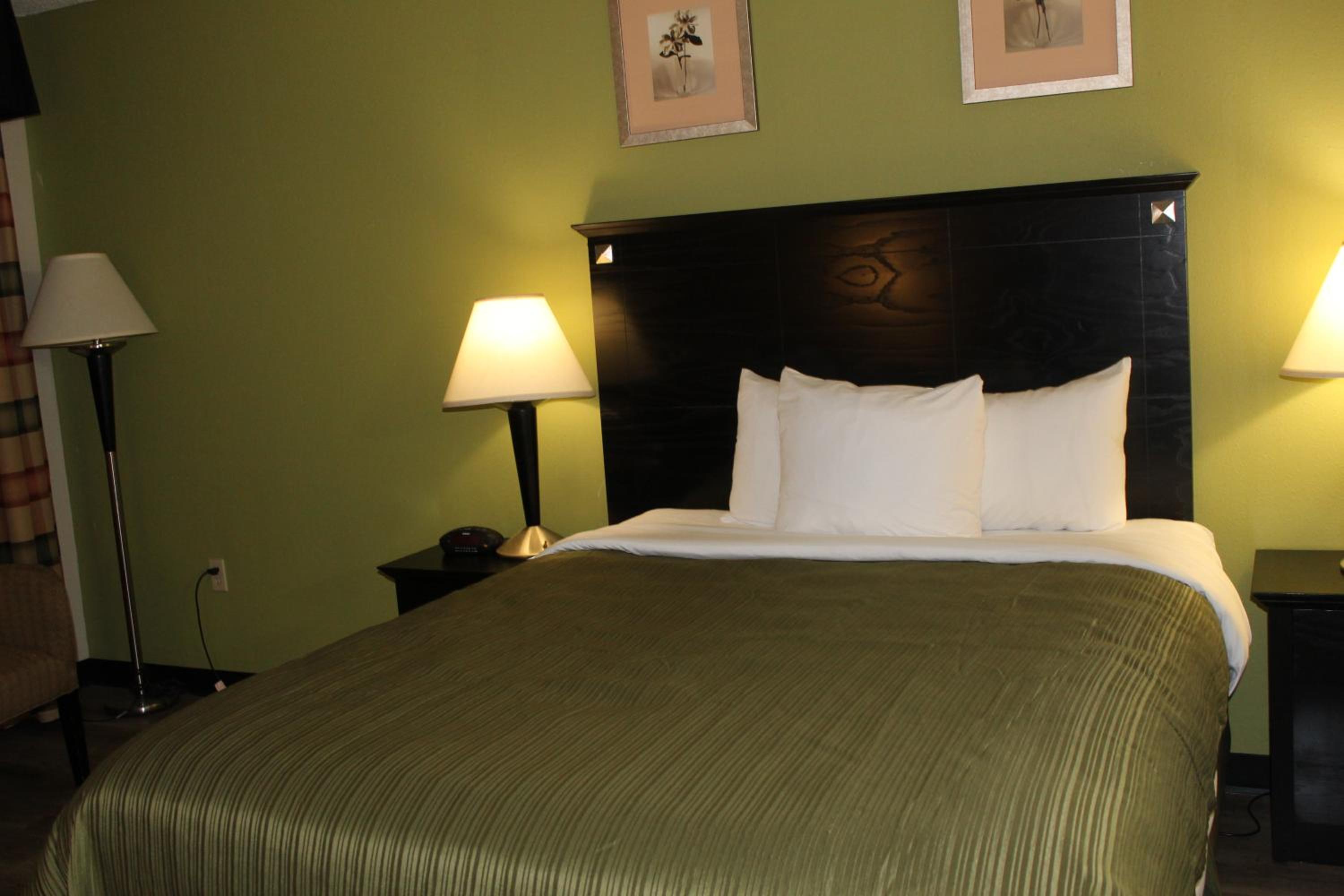 Queen Room - Photo 4