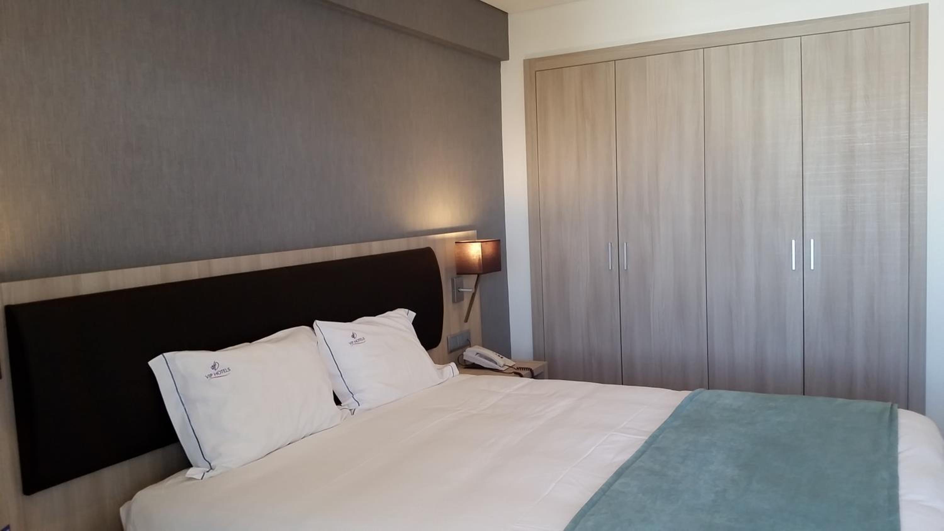 Executive Twin Room - Photo 4