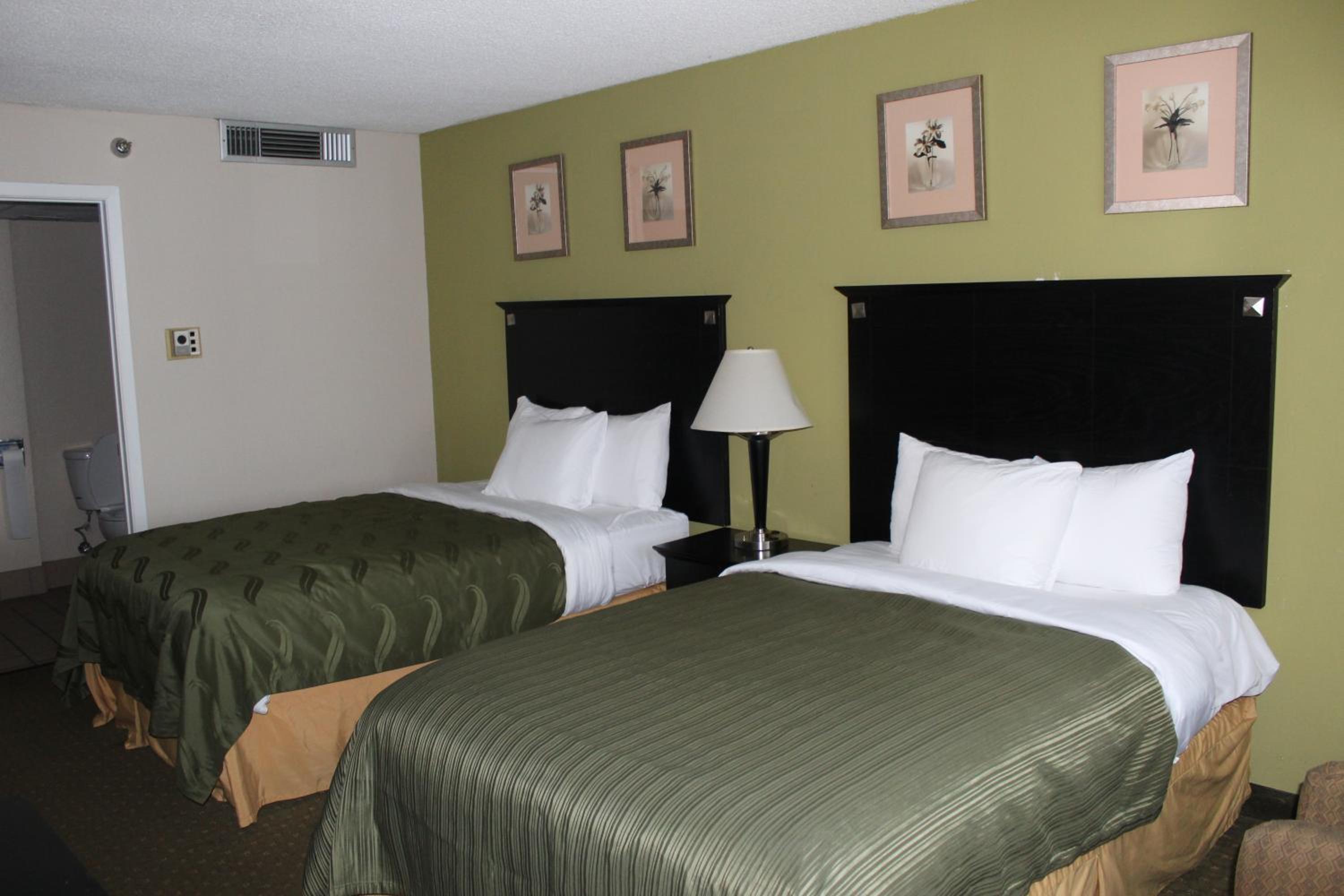 Double Room with Two Double Beds - Accessible/Non-Smoking - Photo 5