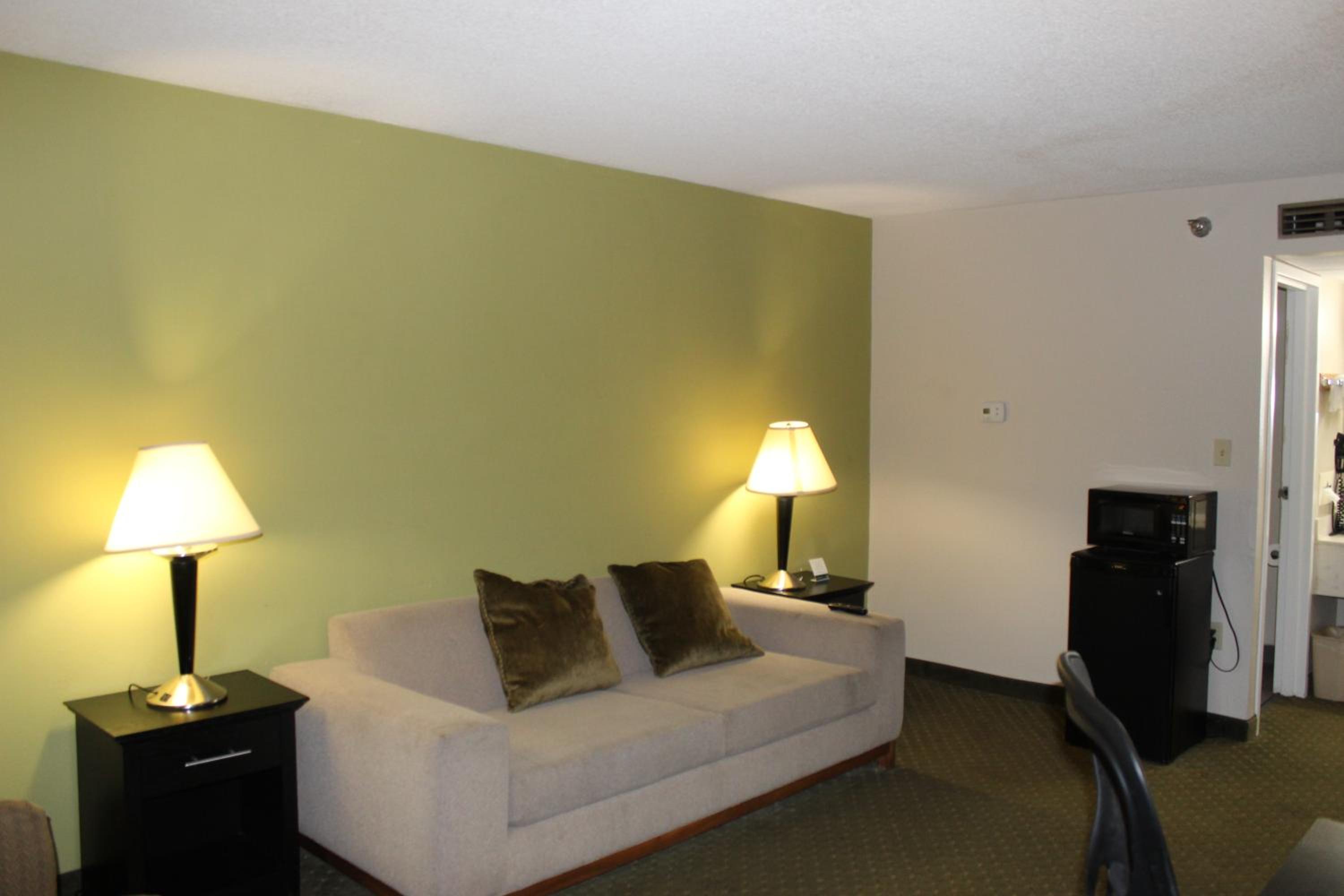 Suite with Two Double Beds - Accessible/Non-Smoking - Photo 3