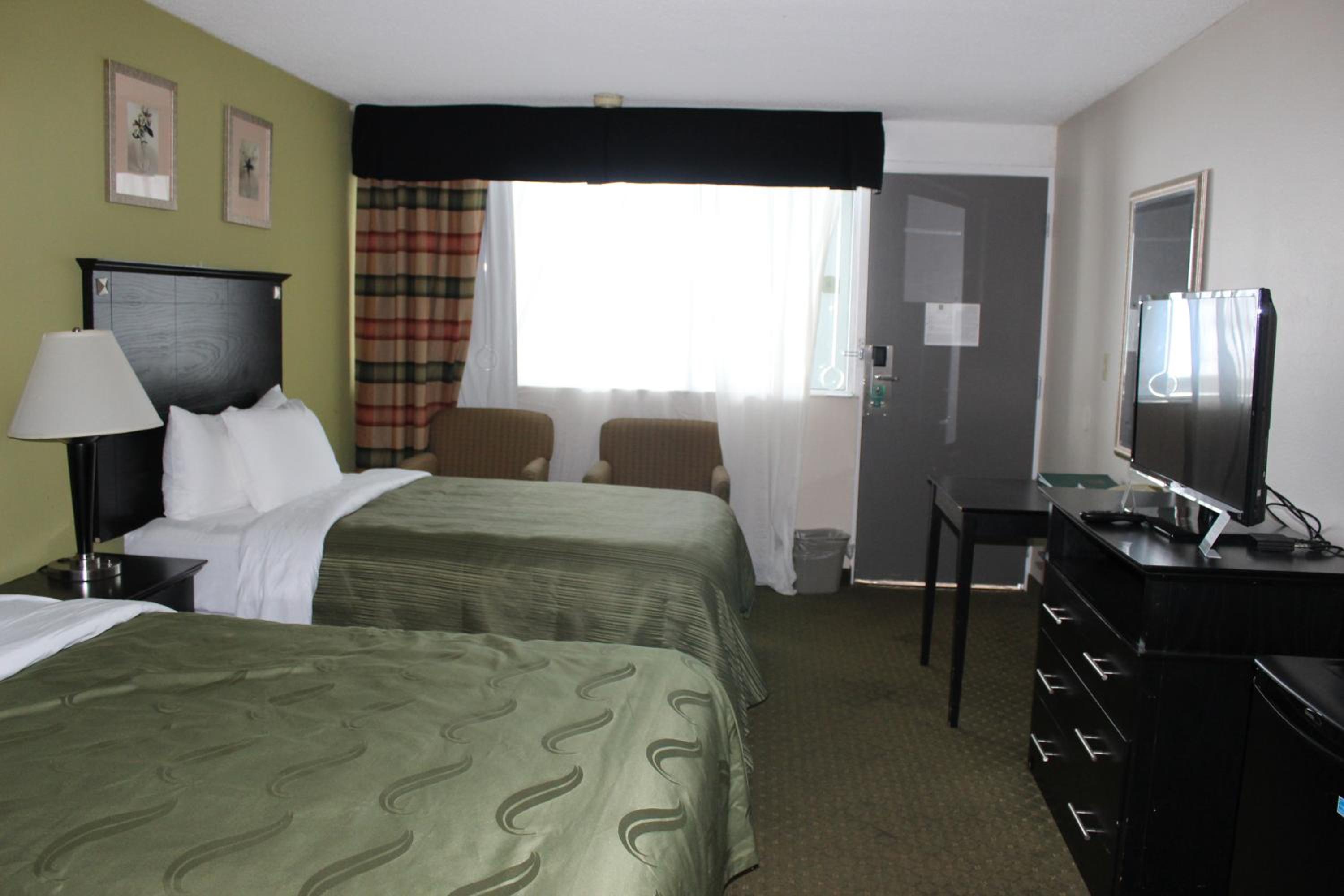 Suite with Two Double Beds - Accessible/Non-Smoking - Photo 4
