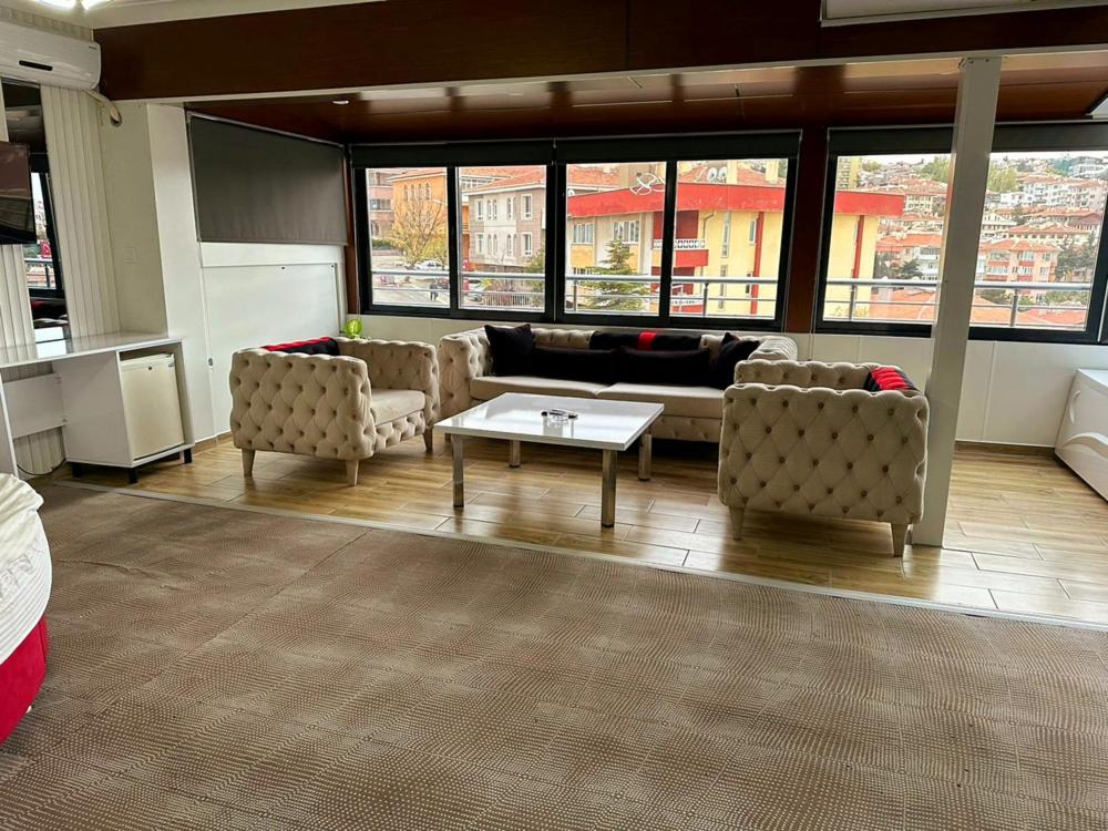 Deluxe Suite with Spa Bath