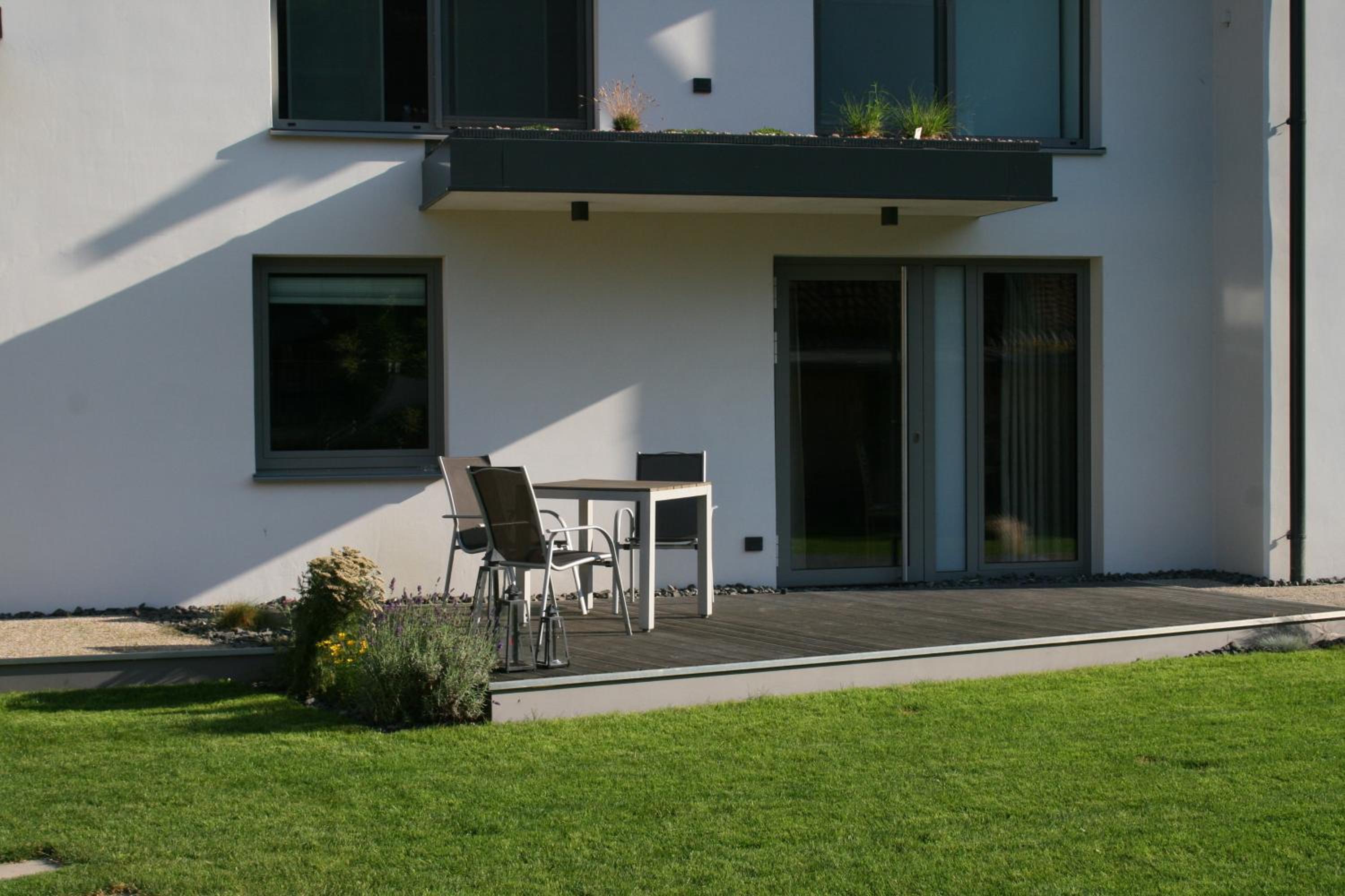 Apartment with Terrace - Photo 10