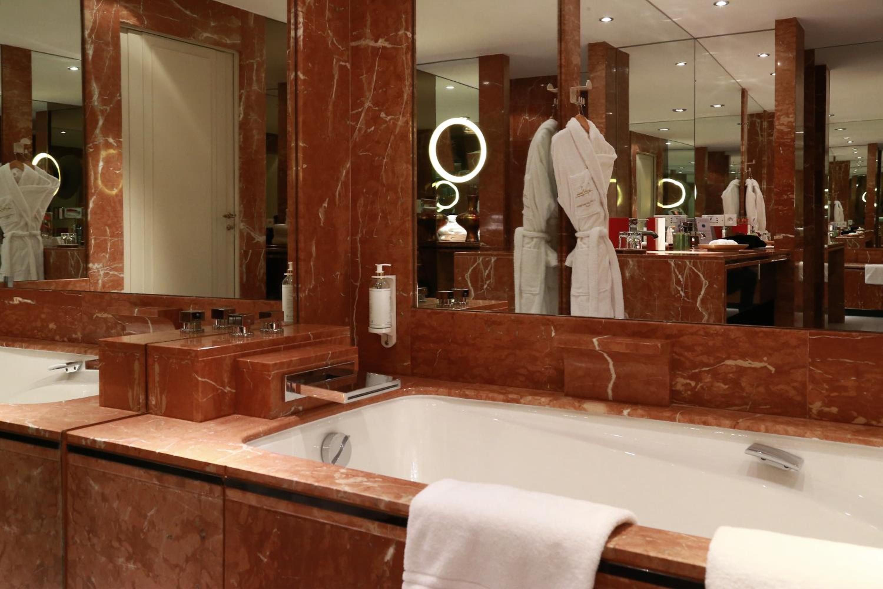 Suite***** photo 2