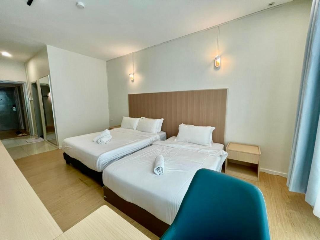 Deluxe Double or Twin Room with City View photo 3