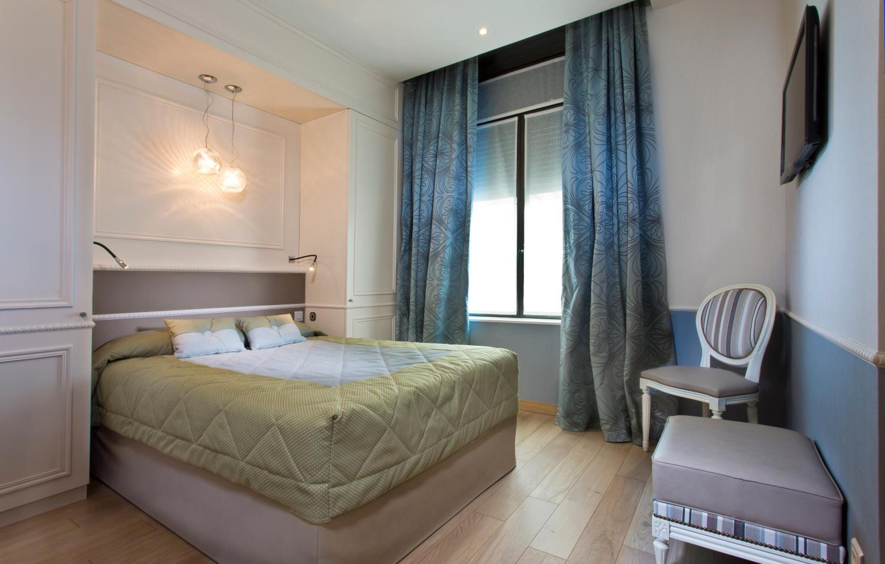 Standard Double Room - Photo 3