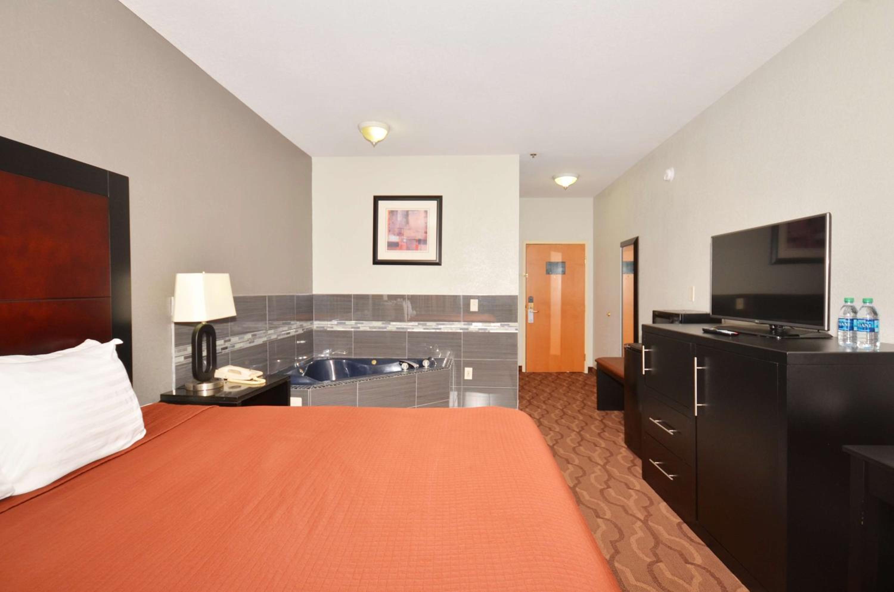 King Room with Spa Bath - Non-Smoking - Photo 3