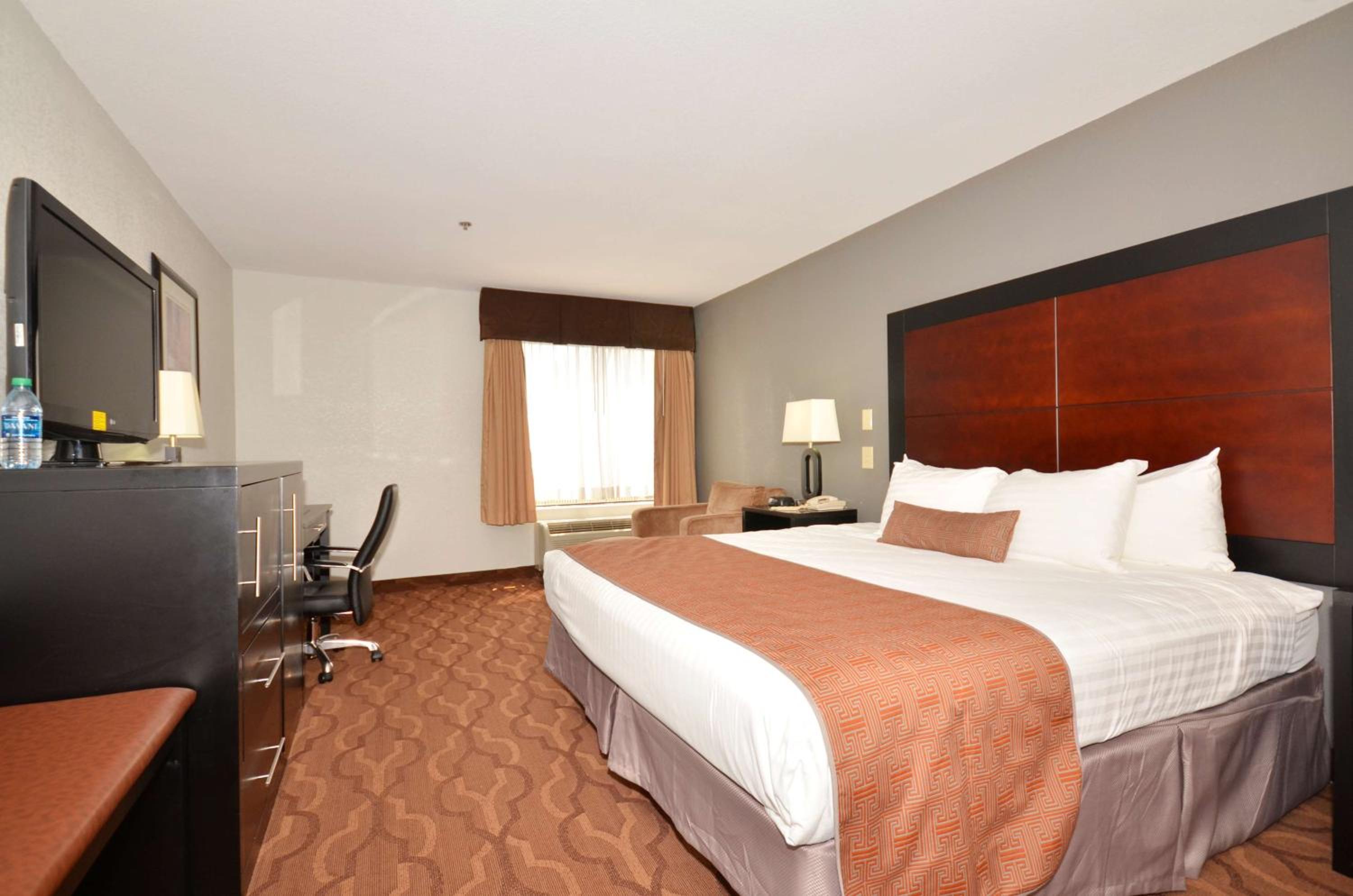 King Room - Non-Smoking - Photo 2