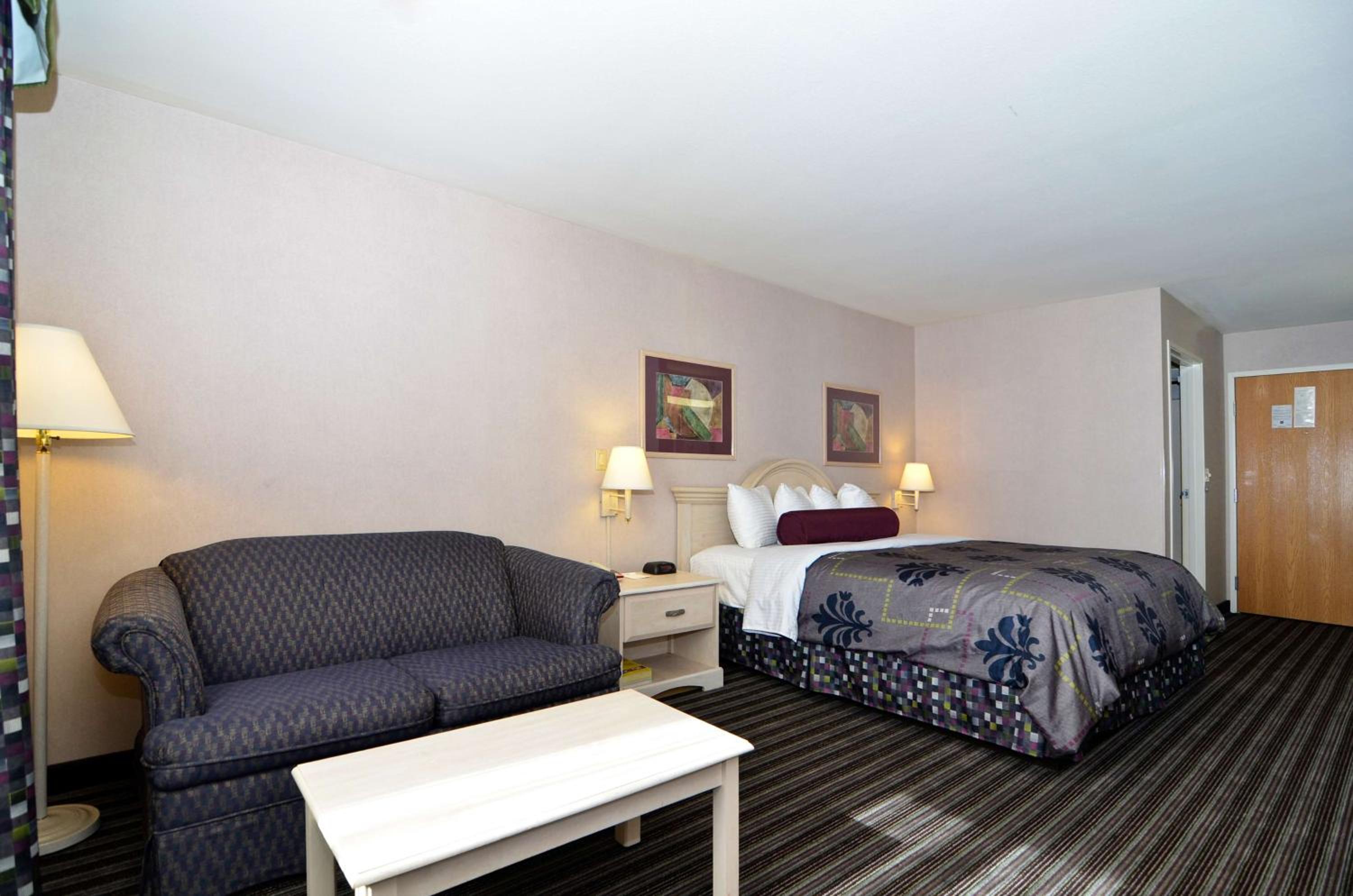 King Room With Bathtub - Disability Access/Non-Smoking