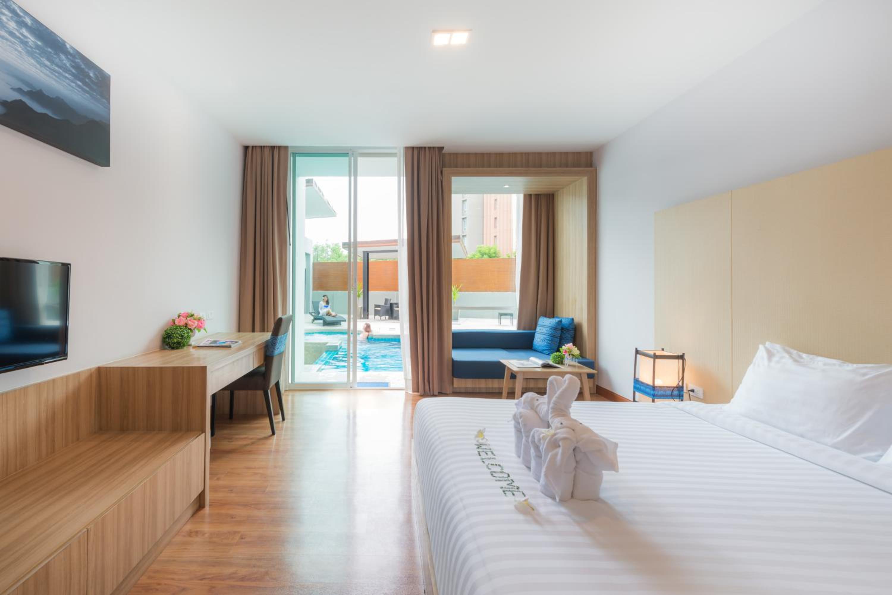 Deluxe Double Room with Pool Access - Photo 1