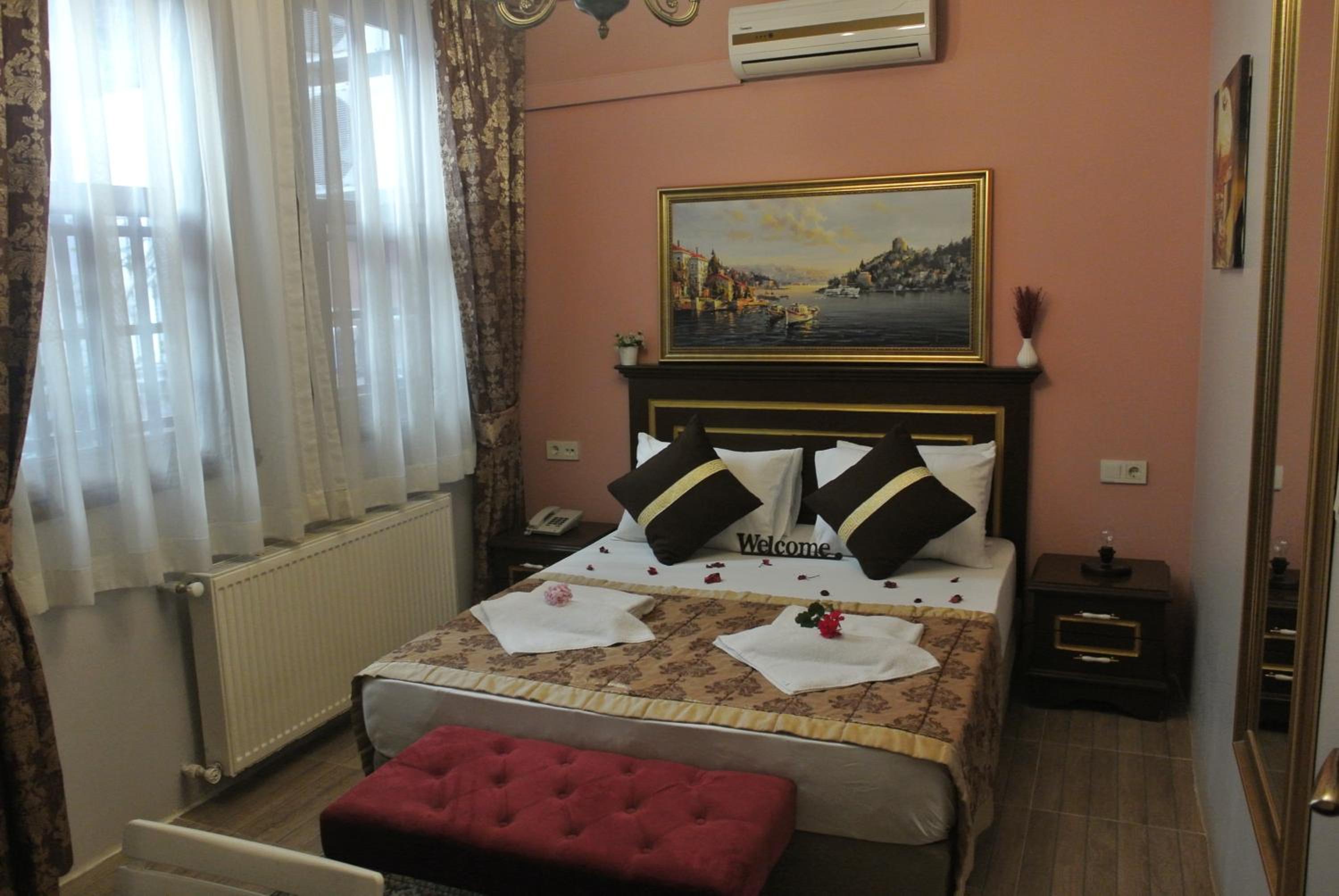 Budget Double Room photo 2