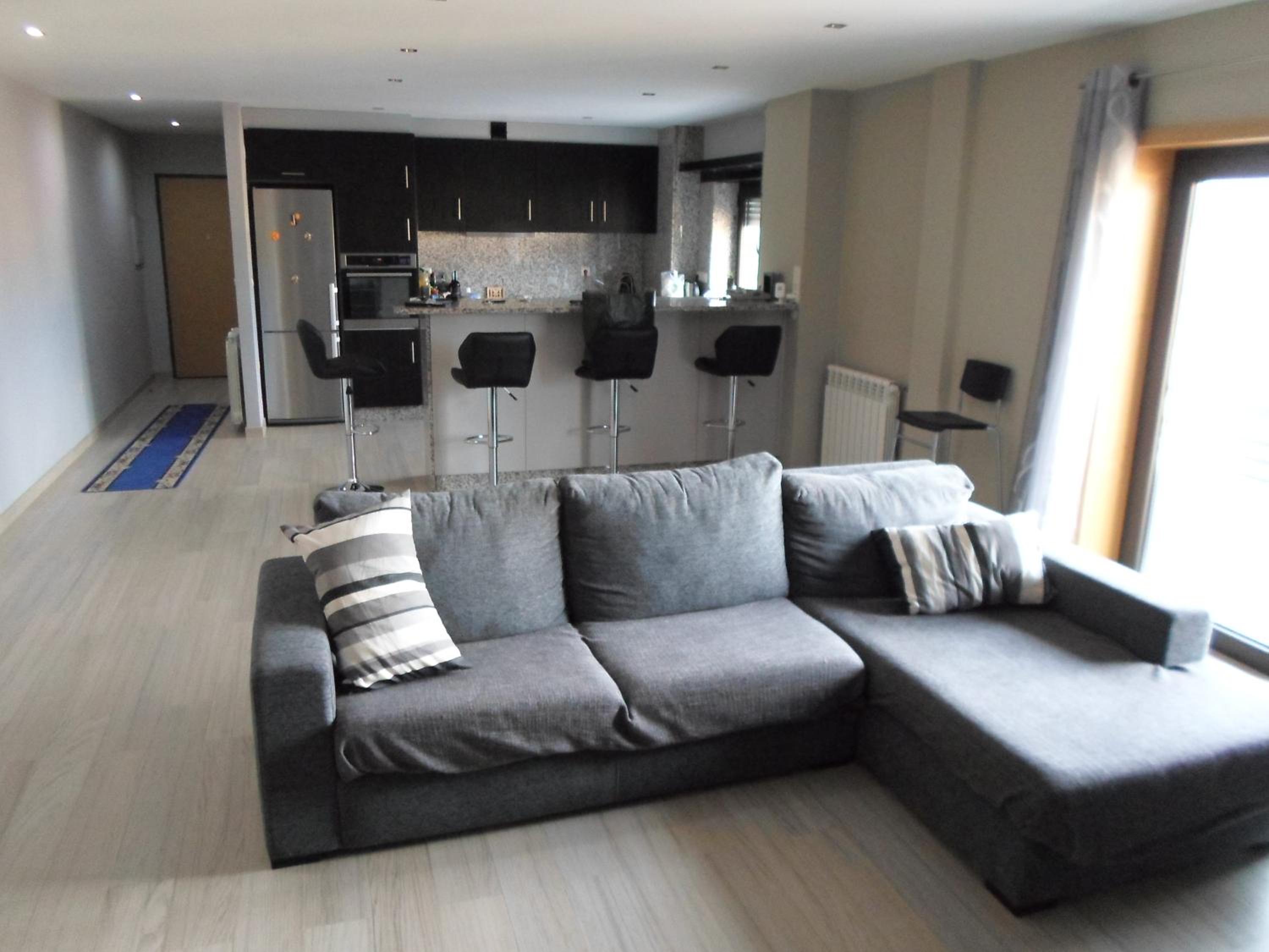 King Room with Balcony - Photo 8