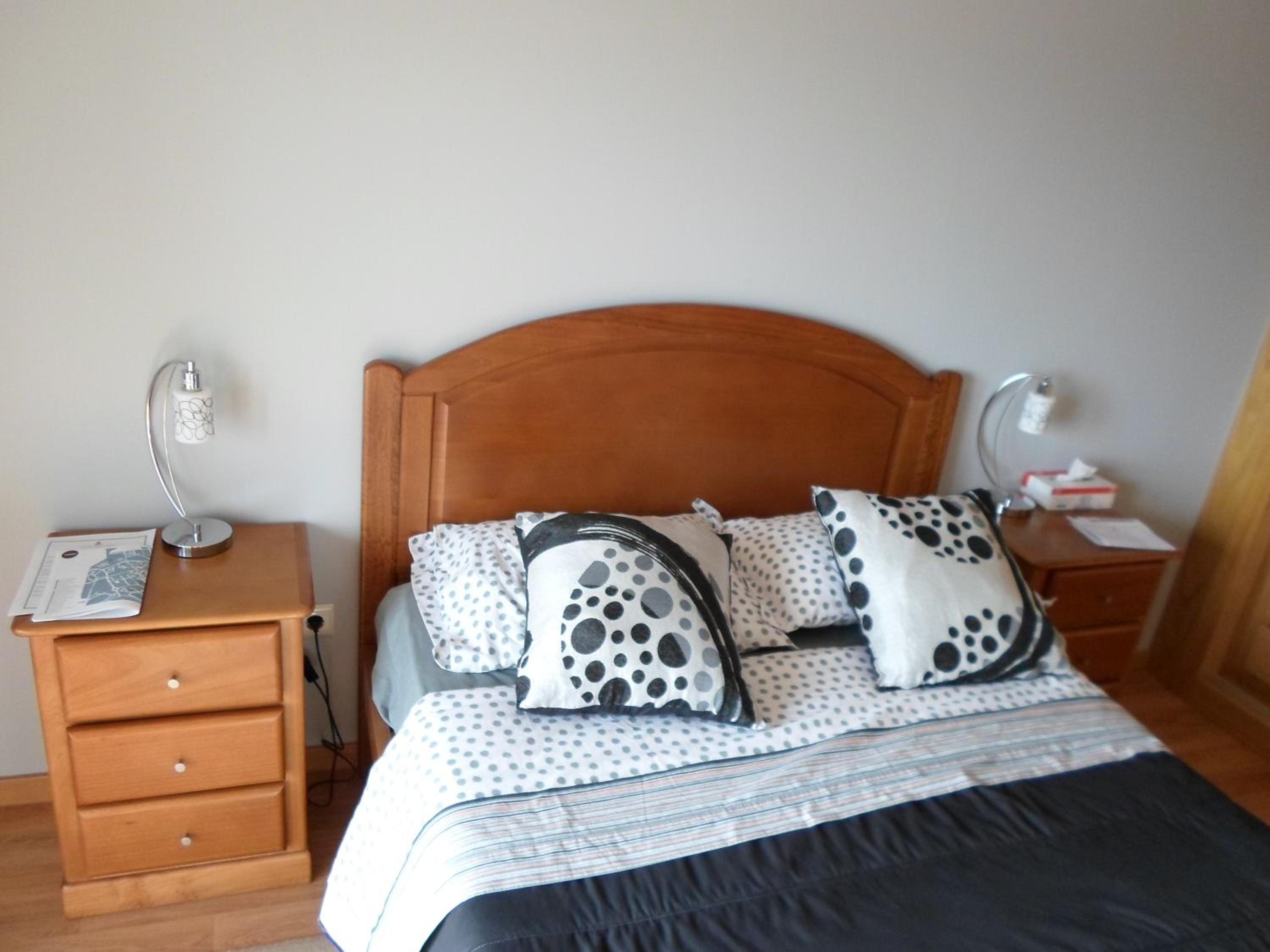 King Room with Balcony - Photo 10