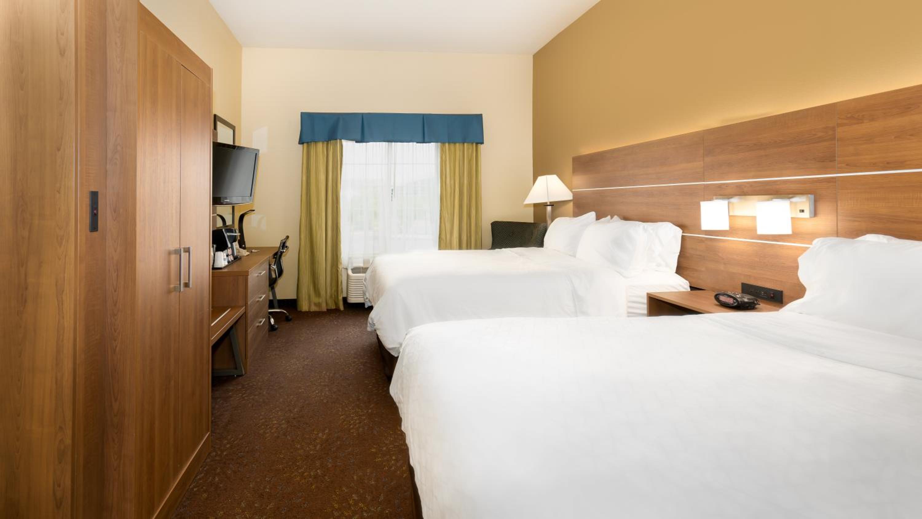 Standard Room with Two Queen Beds
