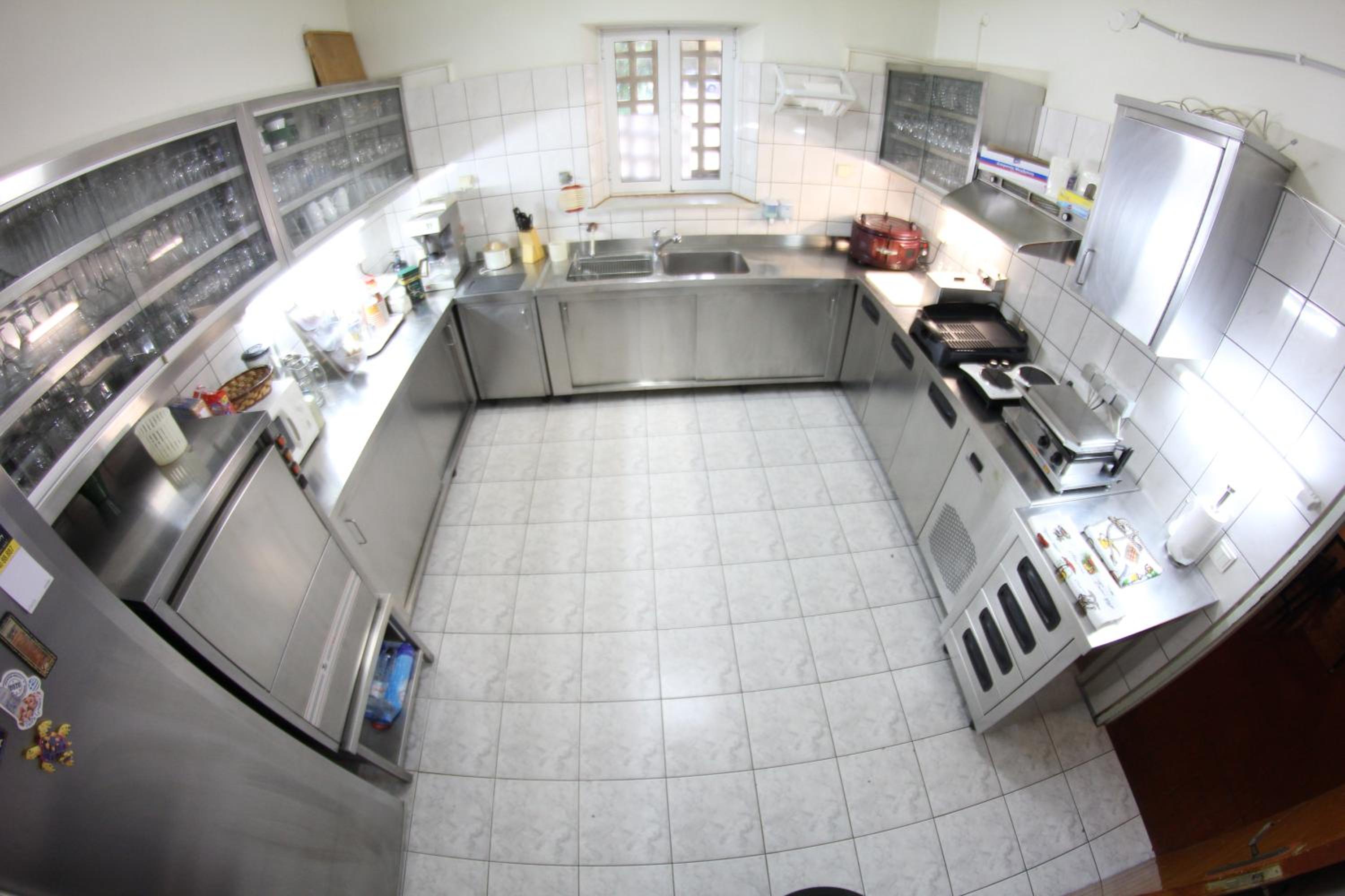 Three-Bedroom Townhouse - Photo 23