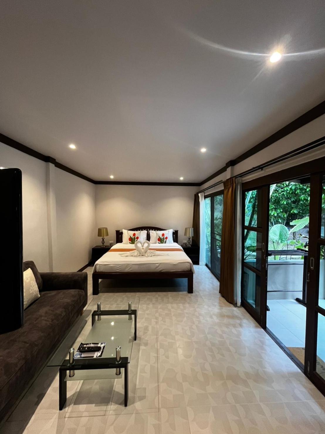 Superior King Room photo 2