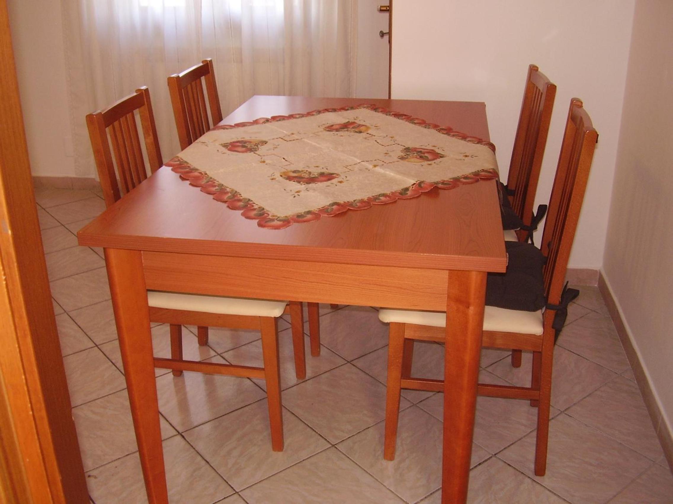 Apartment with Balcony - Photo 9