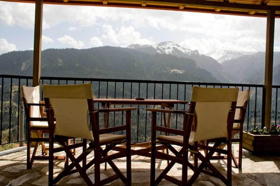 Double Room with Lake View - Photo 2