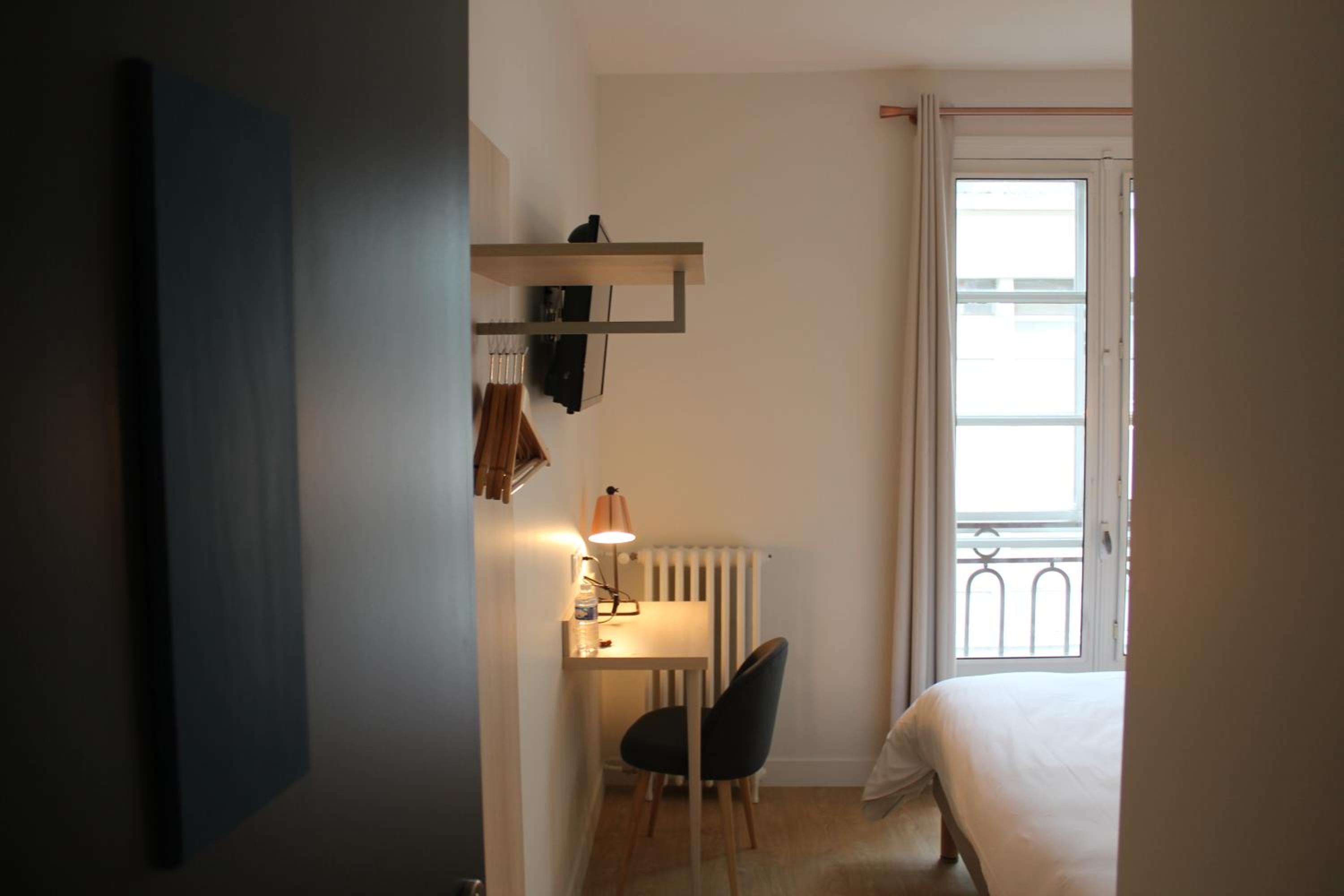 Standard Double Room - Photo 22