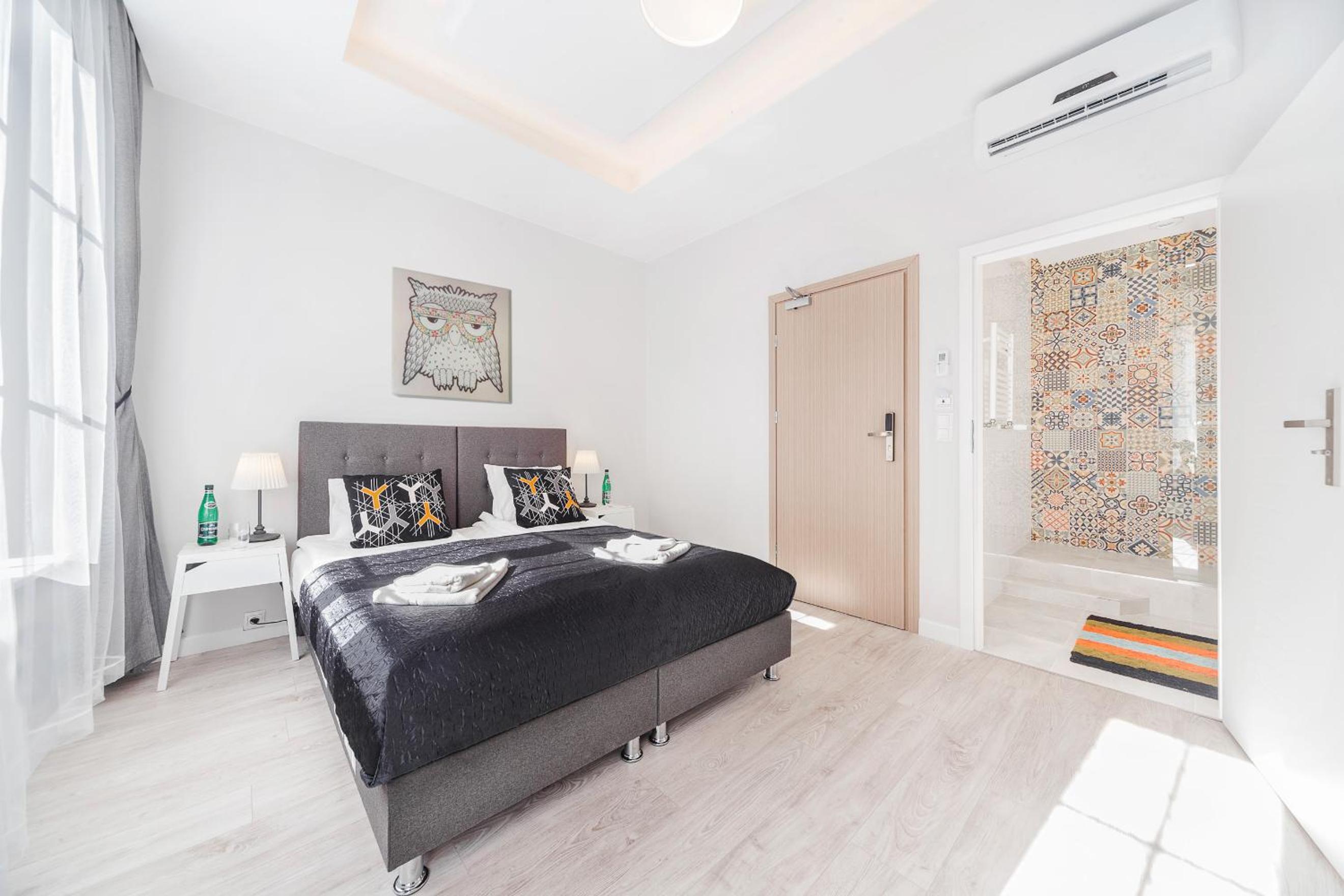 Deluxe Double or Twin Room with City View
