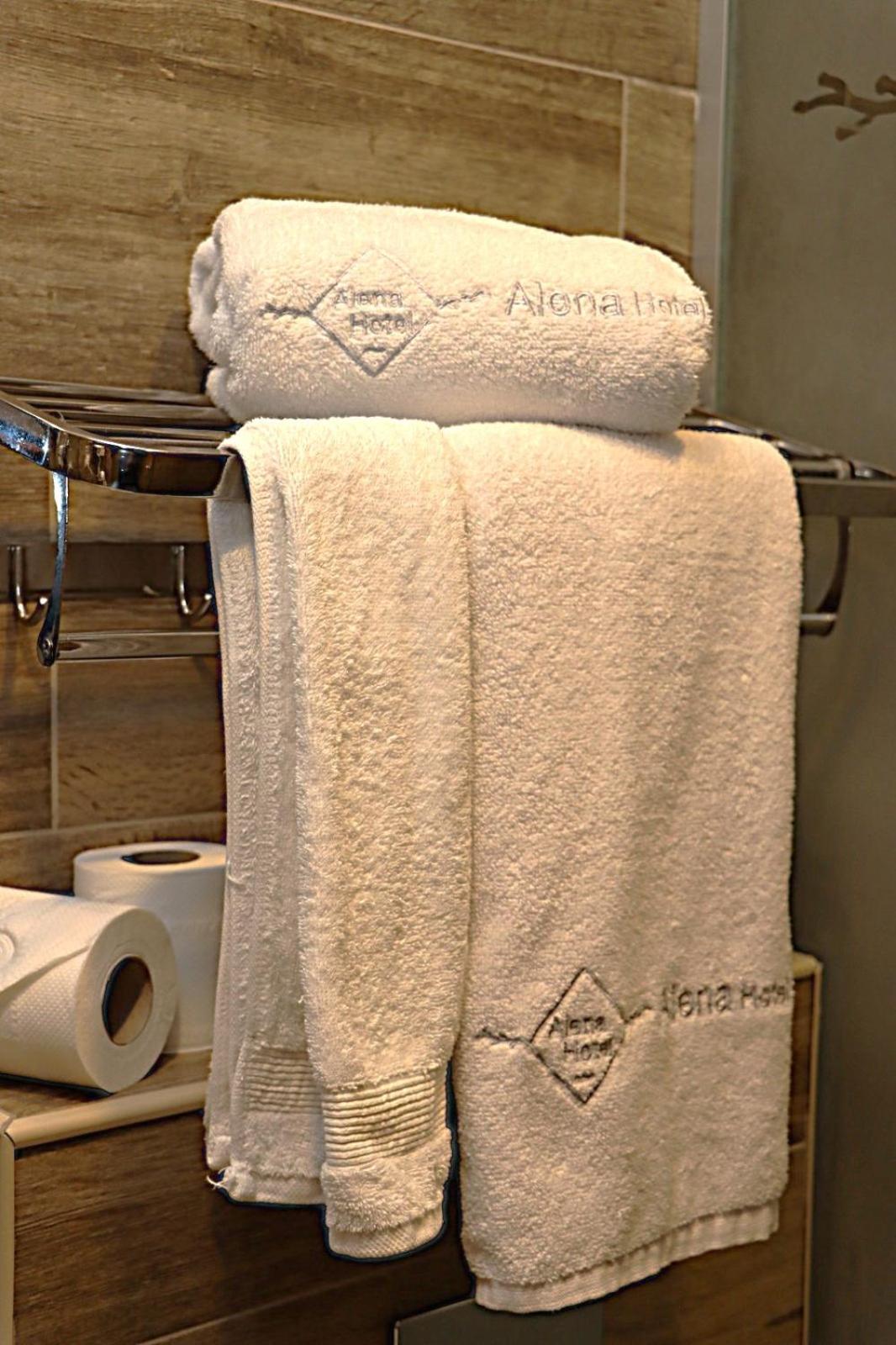 Superior King Suite photo 3