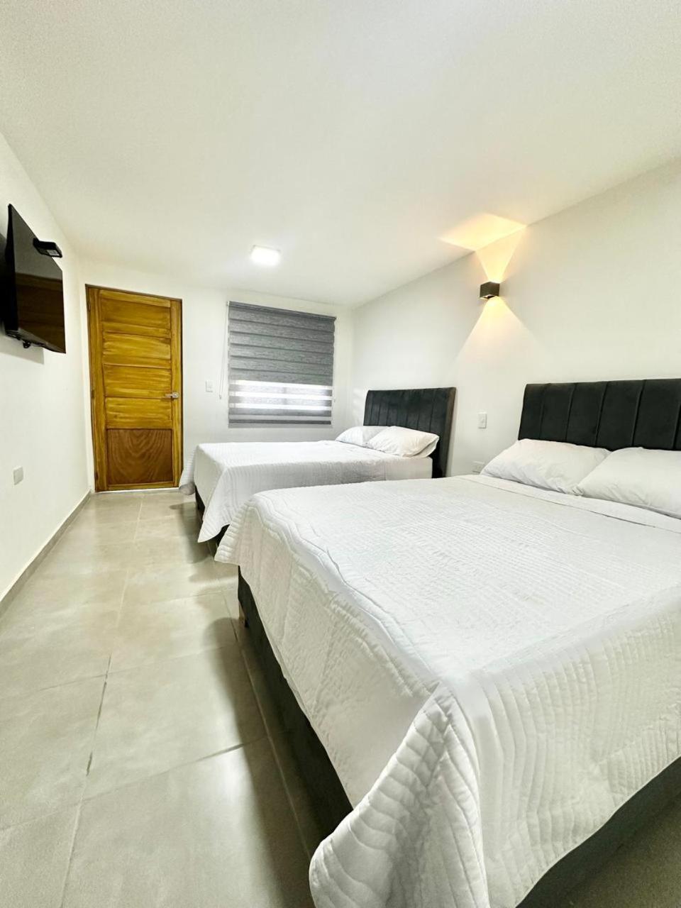 Quadruple Room with Private Bathroom photo 3