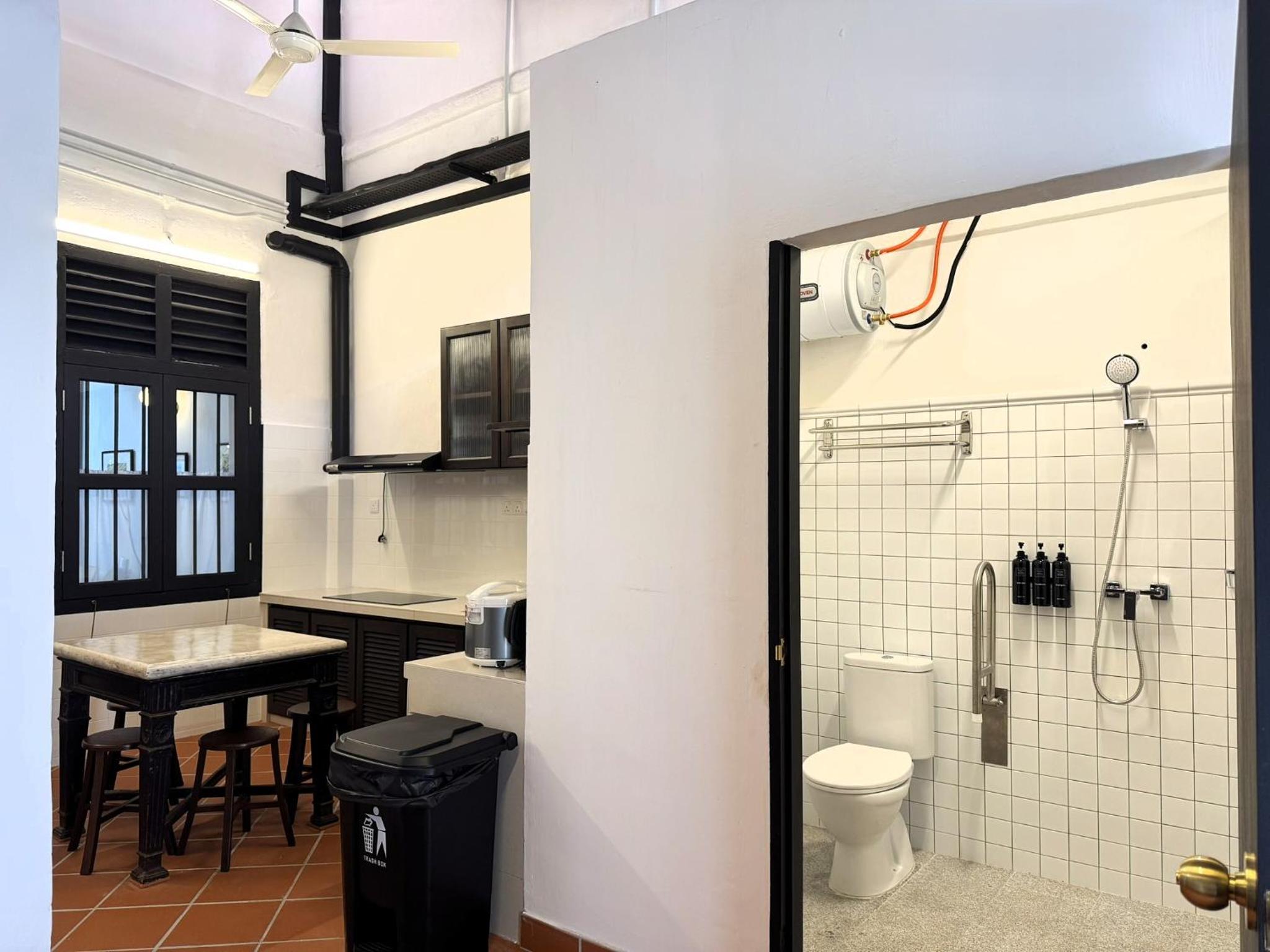 2-Bedrooms Yeng Keng Townhouse No.5