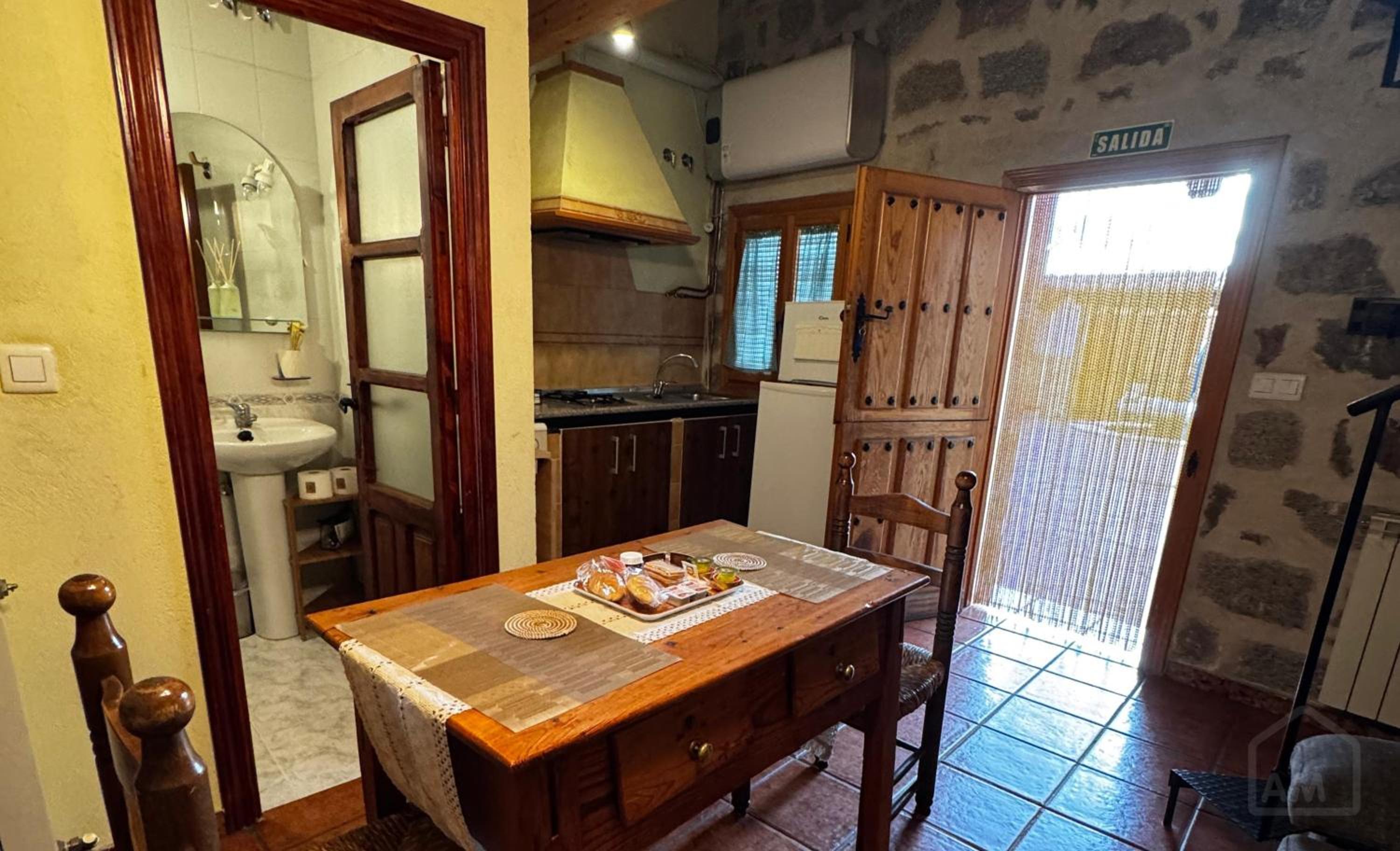 One-Bedroom House photo 2