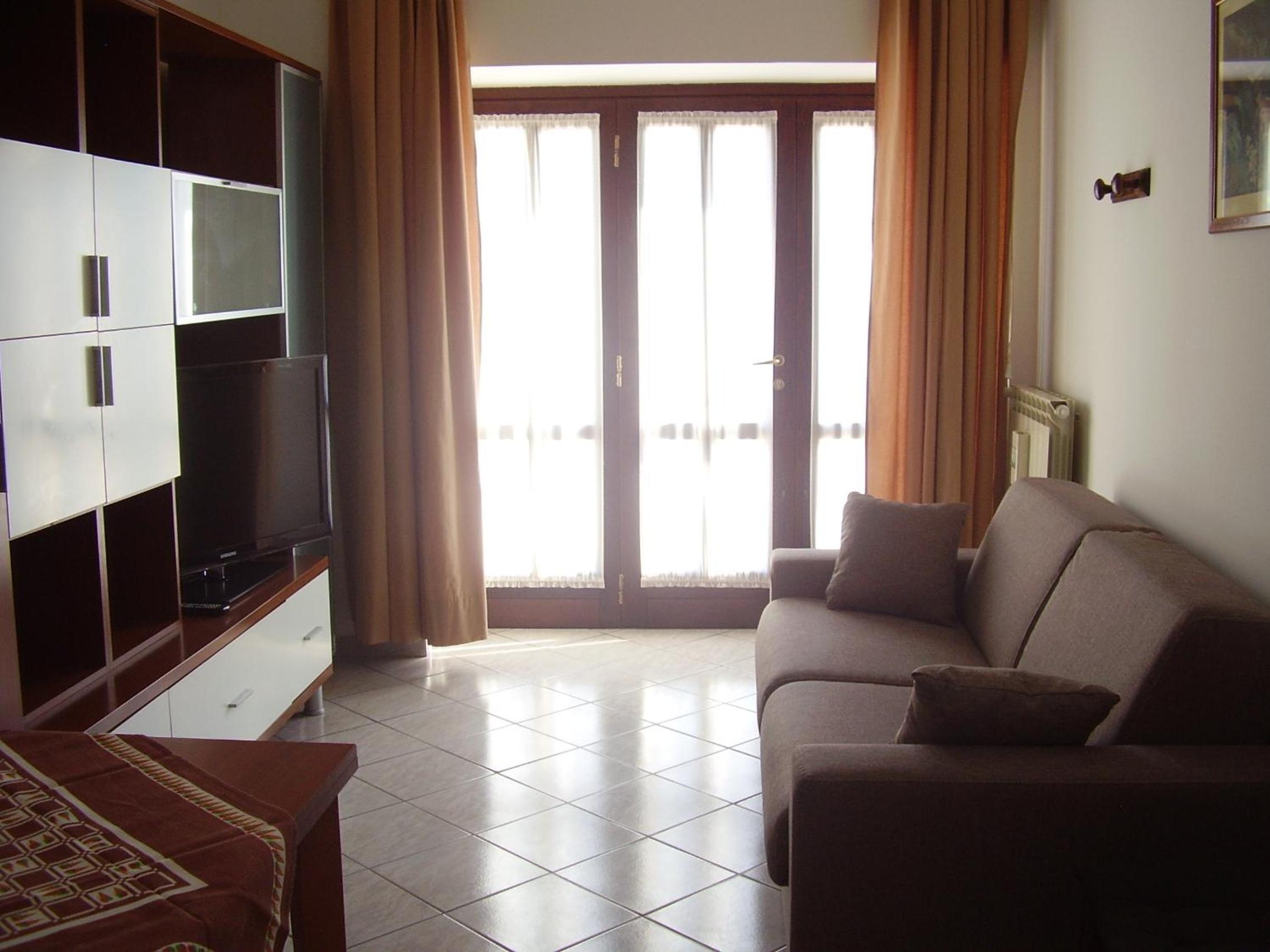 Two-Bedroom Apartment - Photo 9