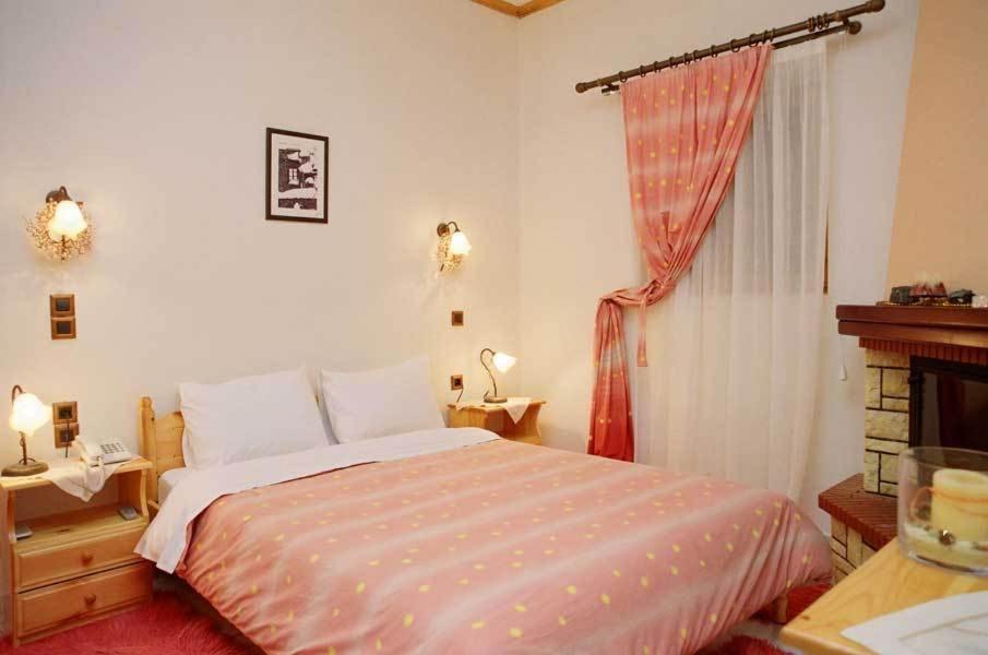 Double Room with Lake View - Photo 3