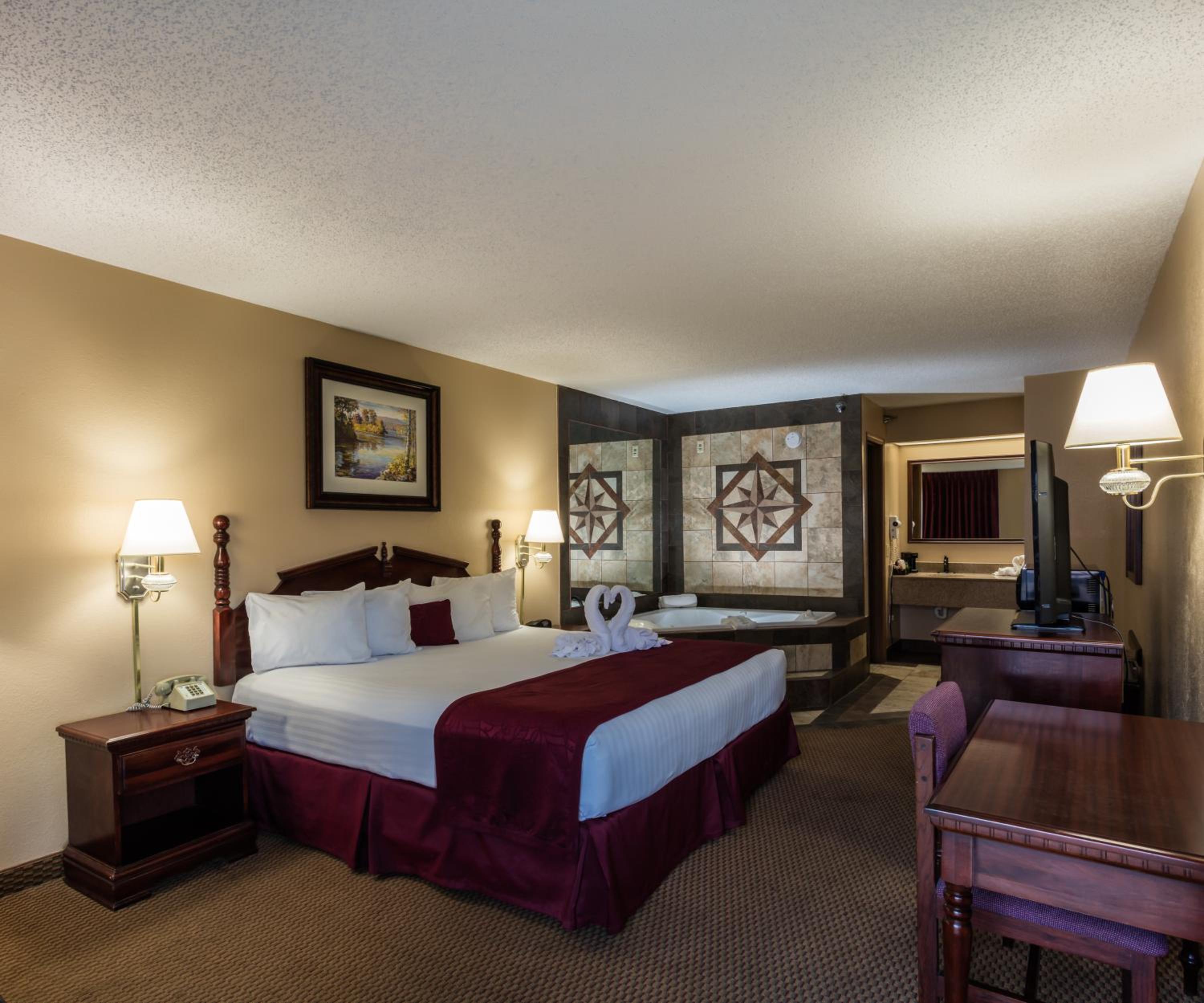  Plush King Bed with Jacuzzi (Ground Level) - Photo 3