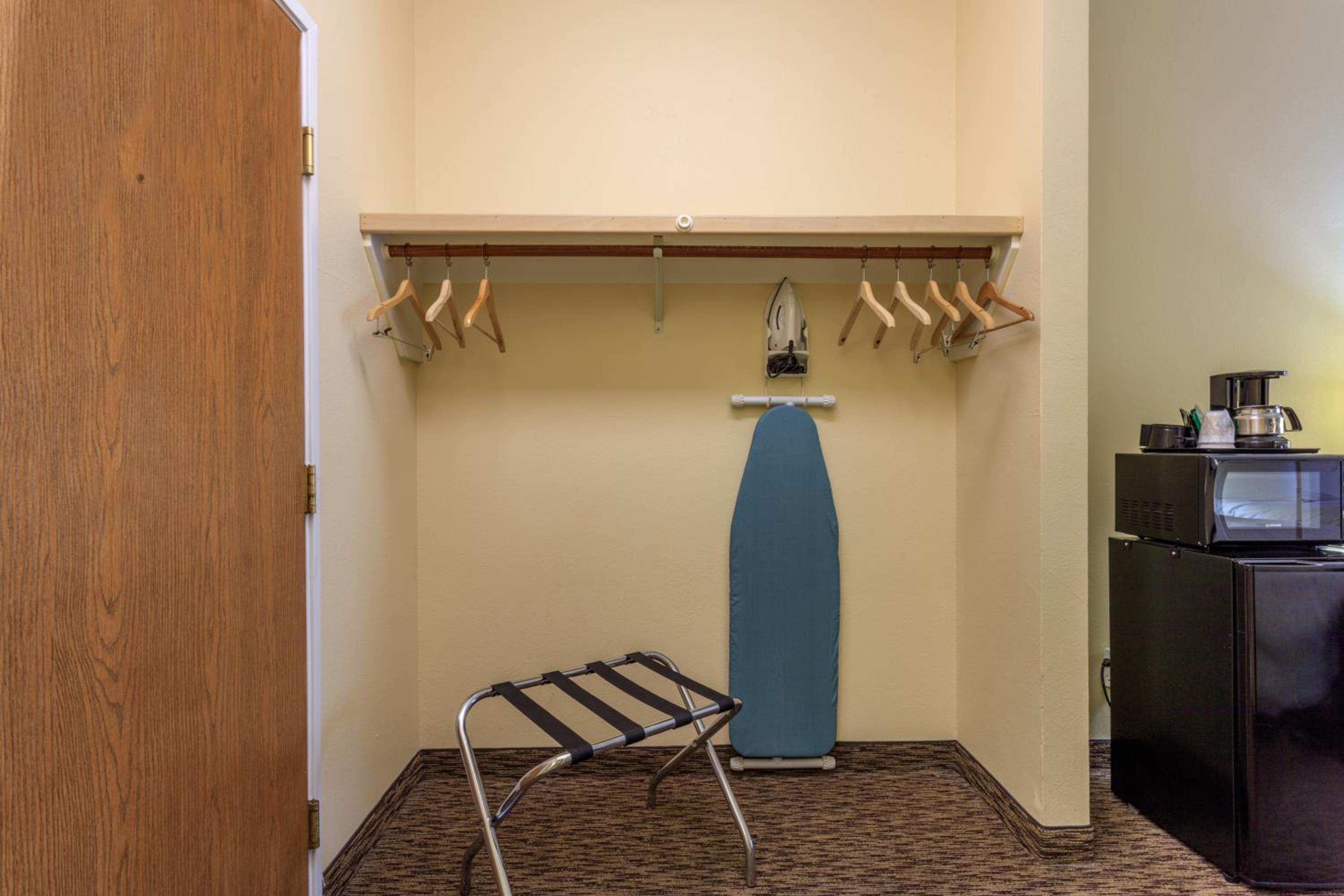 Queen Room with Two Queen Beds with Roll-In Shower - Disability Access - Photo 1