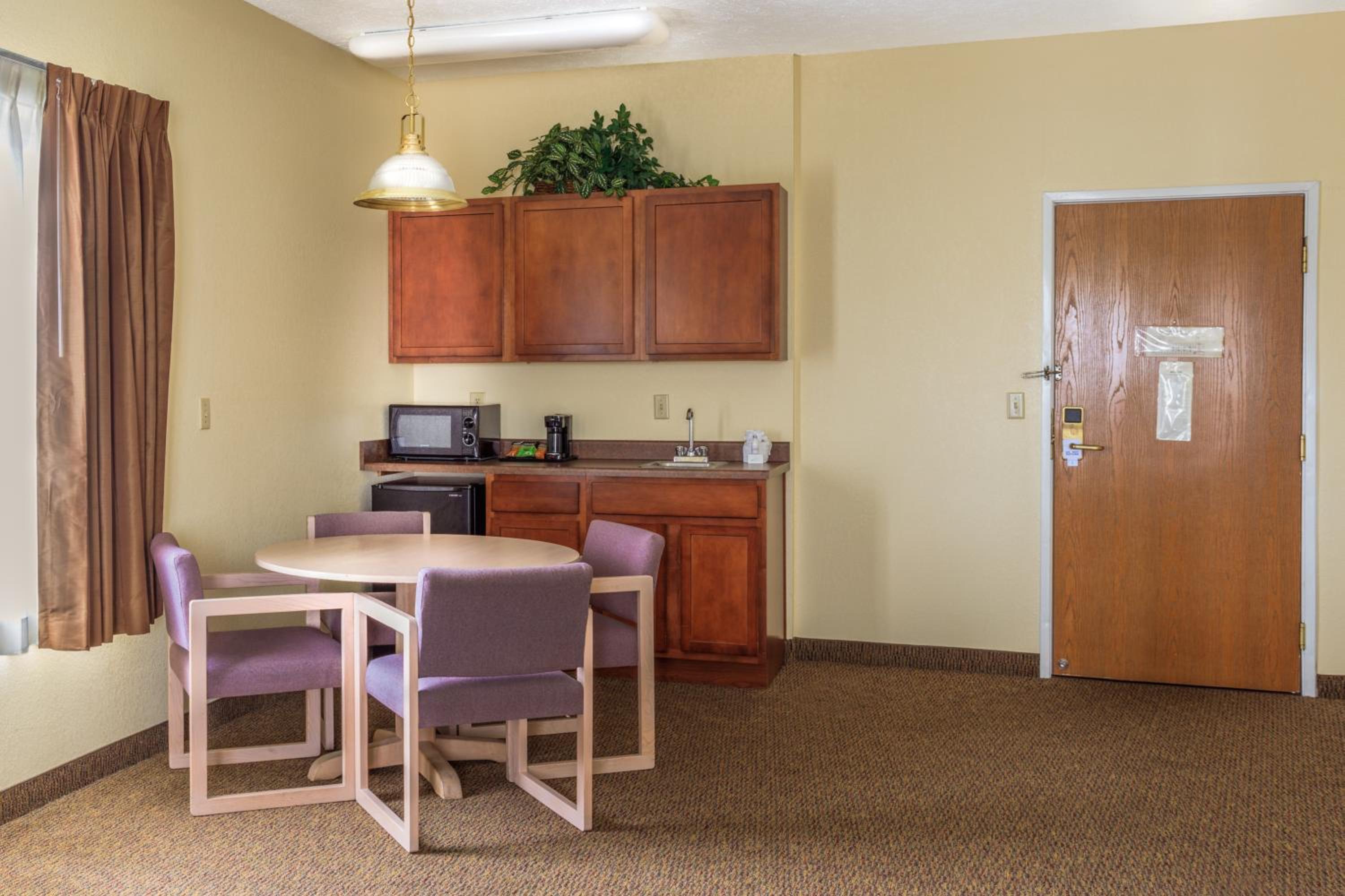 Two Queen Suite - Photo 6