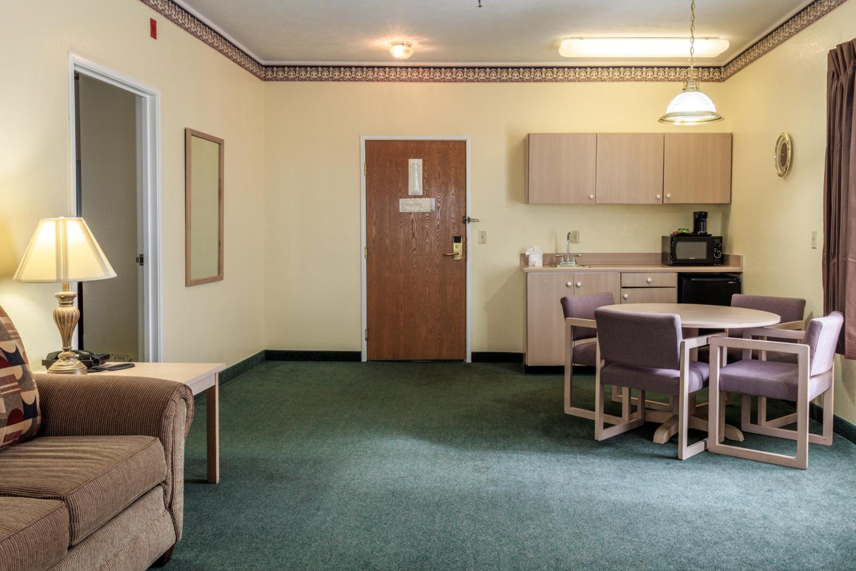 Two Queen Suite - Photo 2